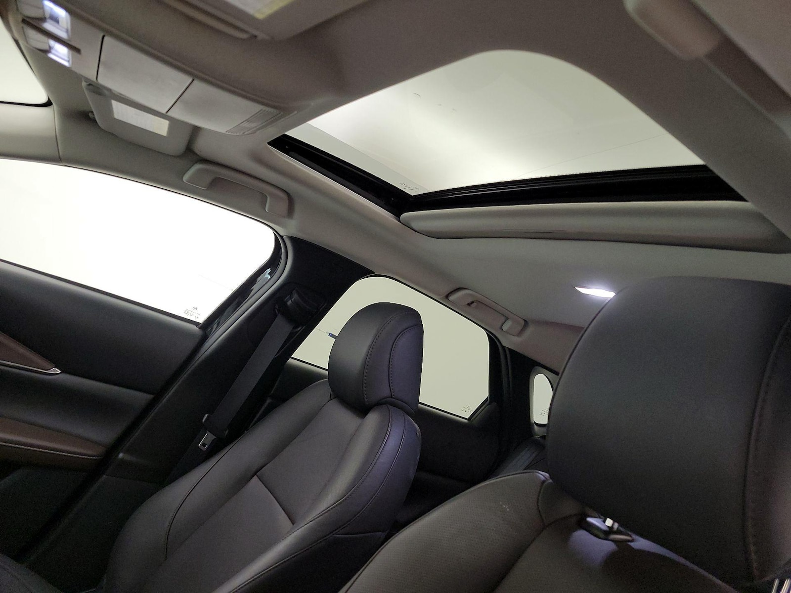 Sunroof(s) & Overhead Airbags
