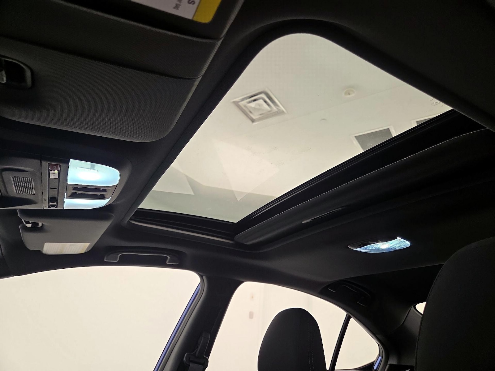 Sunroof(s) & Overhead Airbags