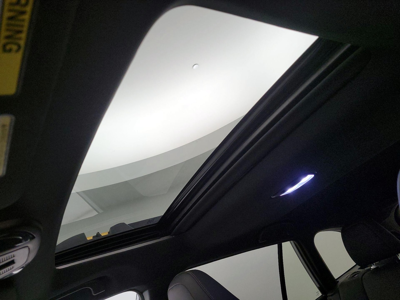 Sunroof(s) & Overhead Airbags