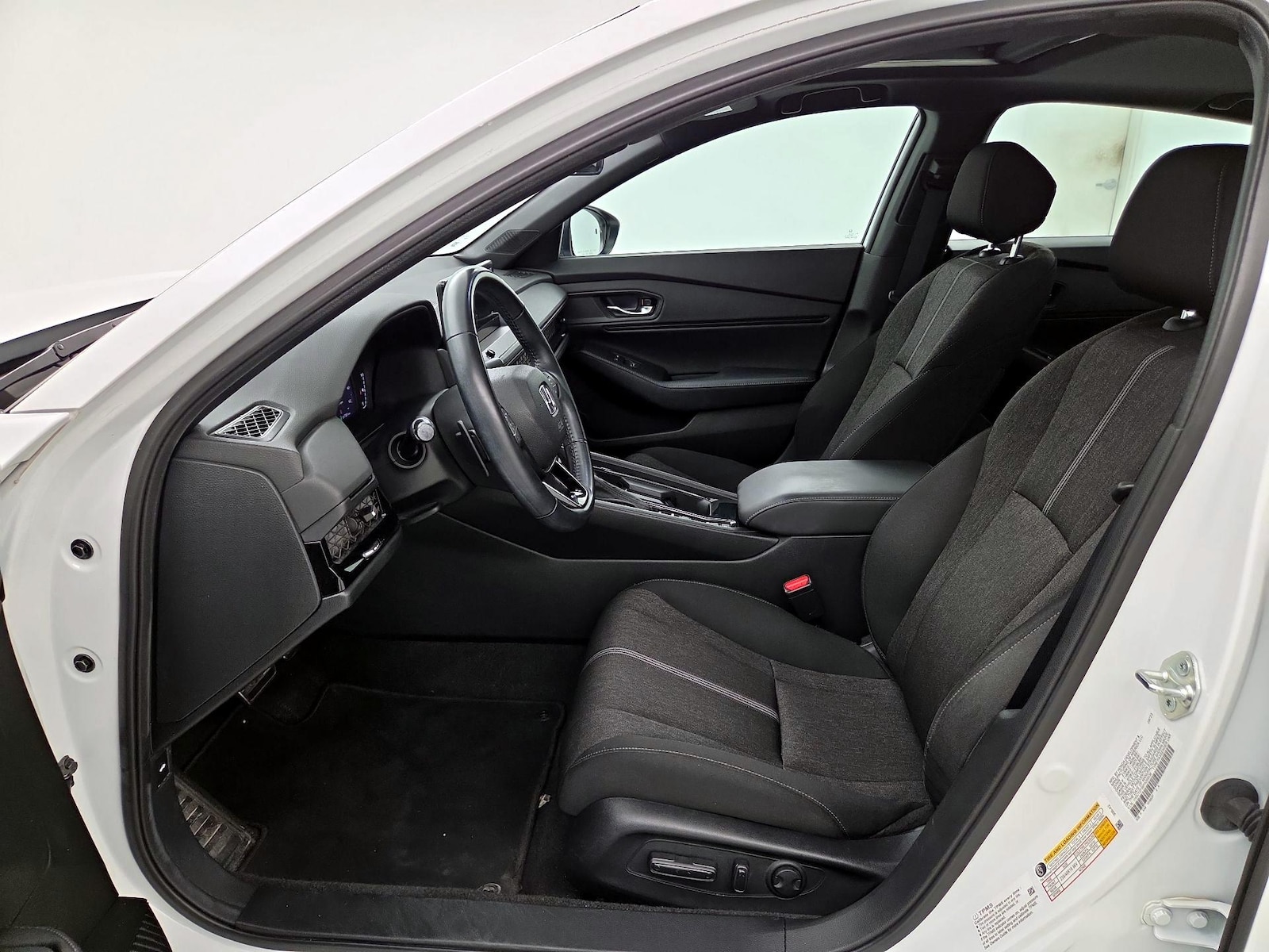 Power Seat(s) & Side Airbags