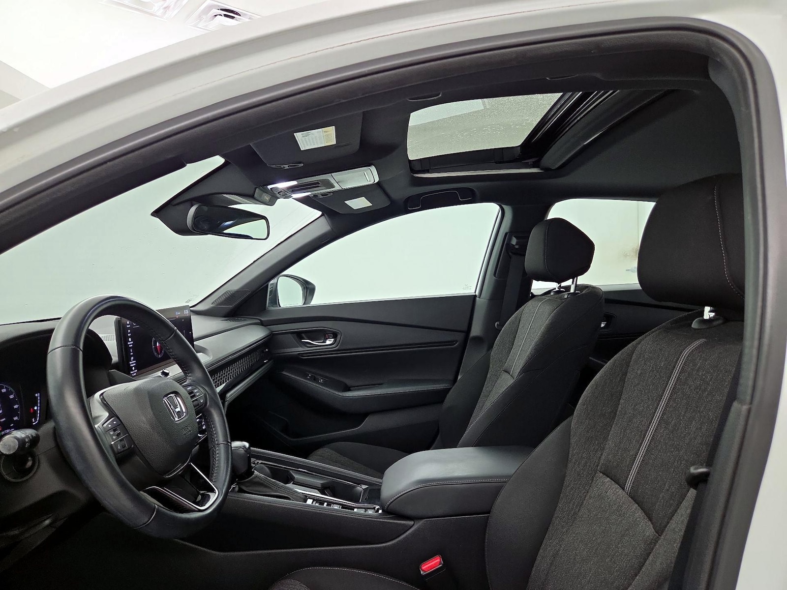 Sunroof(s) & Overhead Airbags