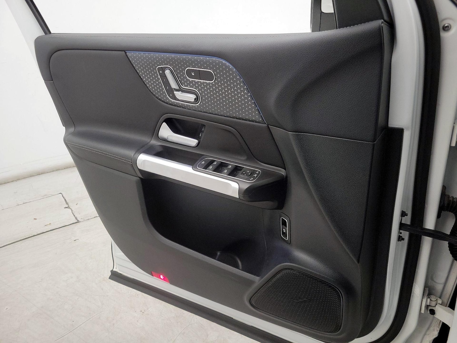 2025 Mercedes-Benz GLB Base - Photo 13