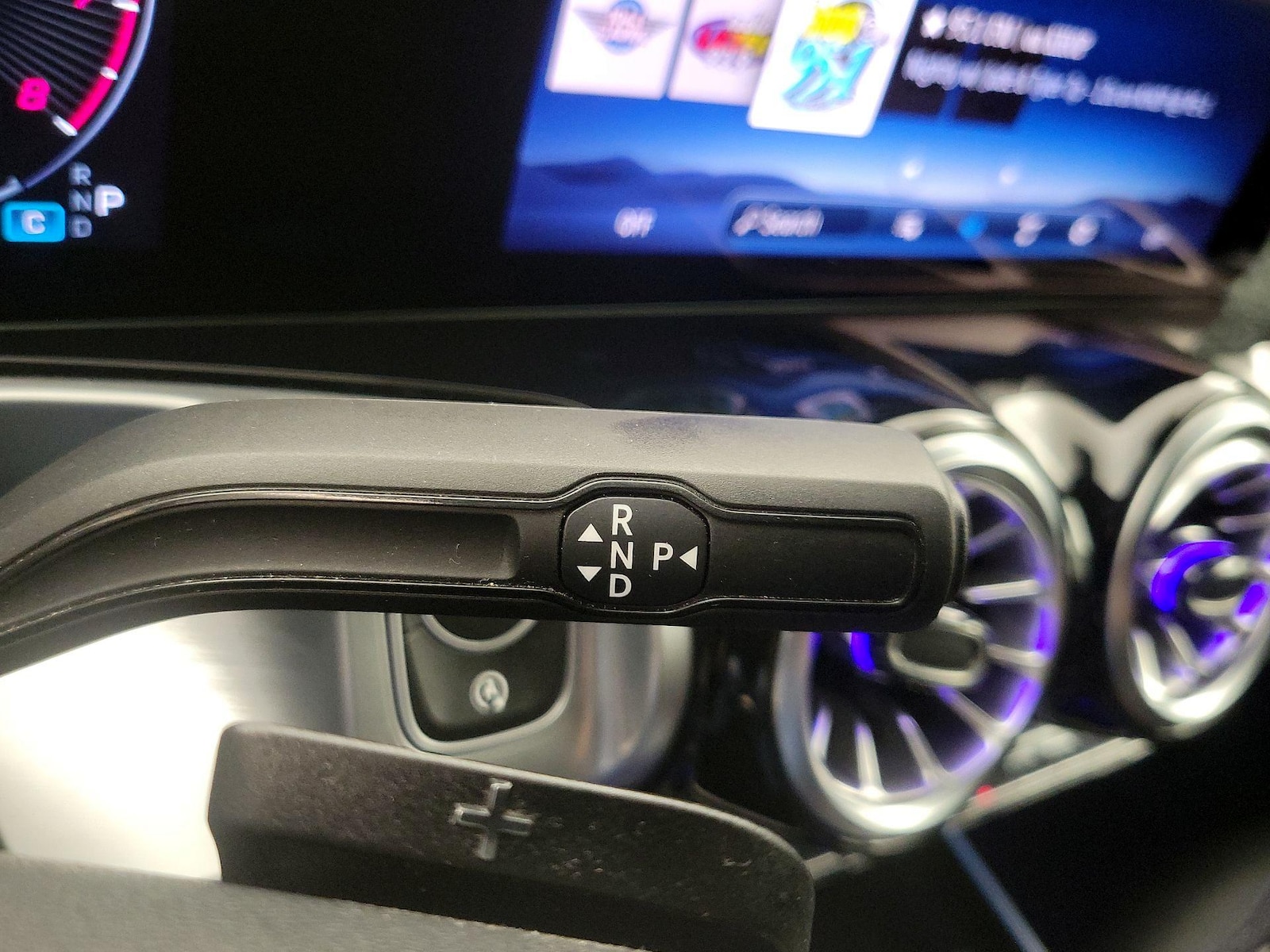 2025 Mercedes-Benz GLB Base - Photo 19