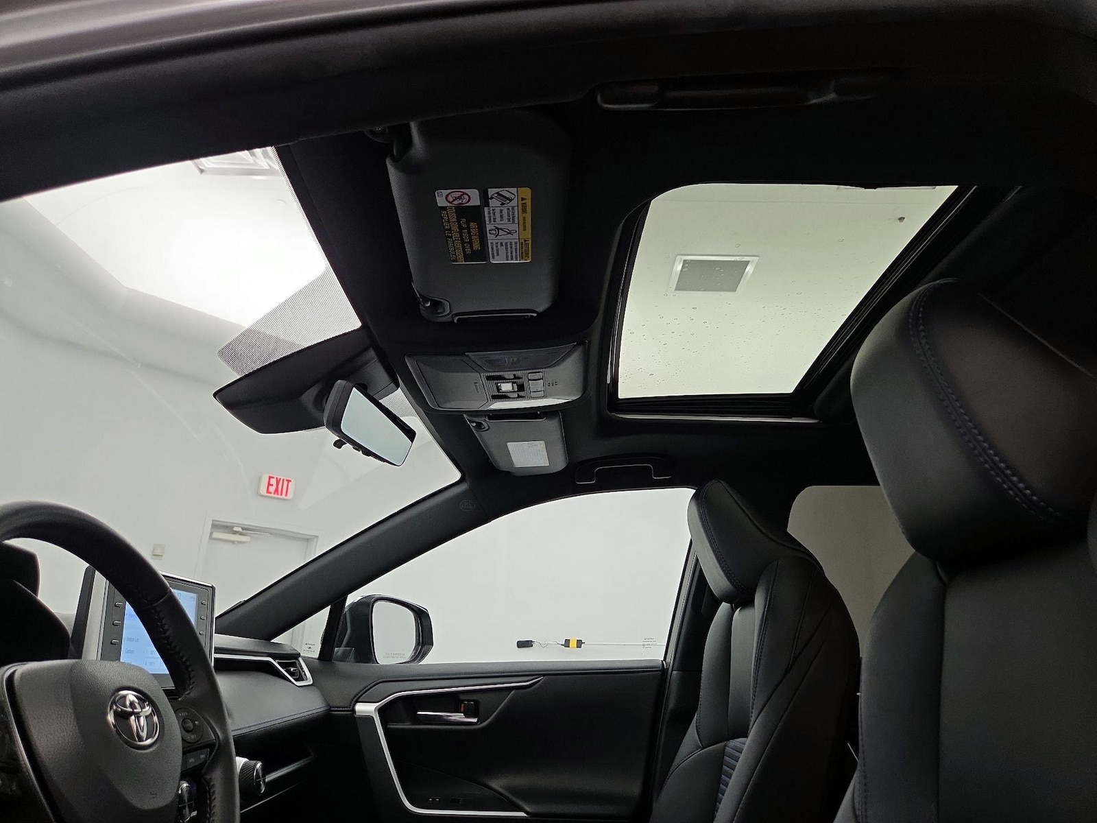 Sunroof(s) & Overhead Airbags