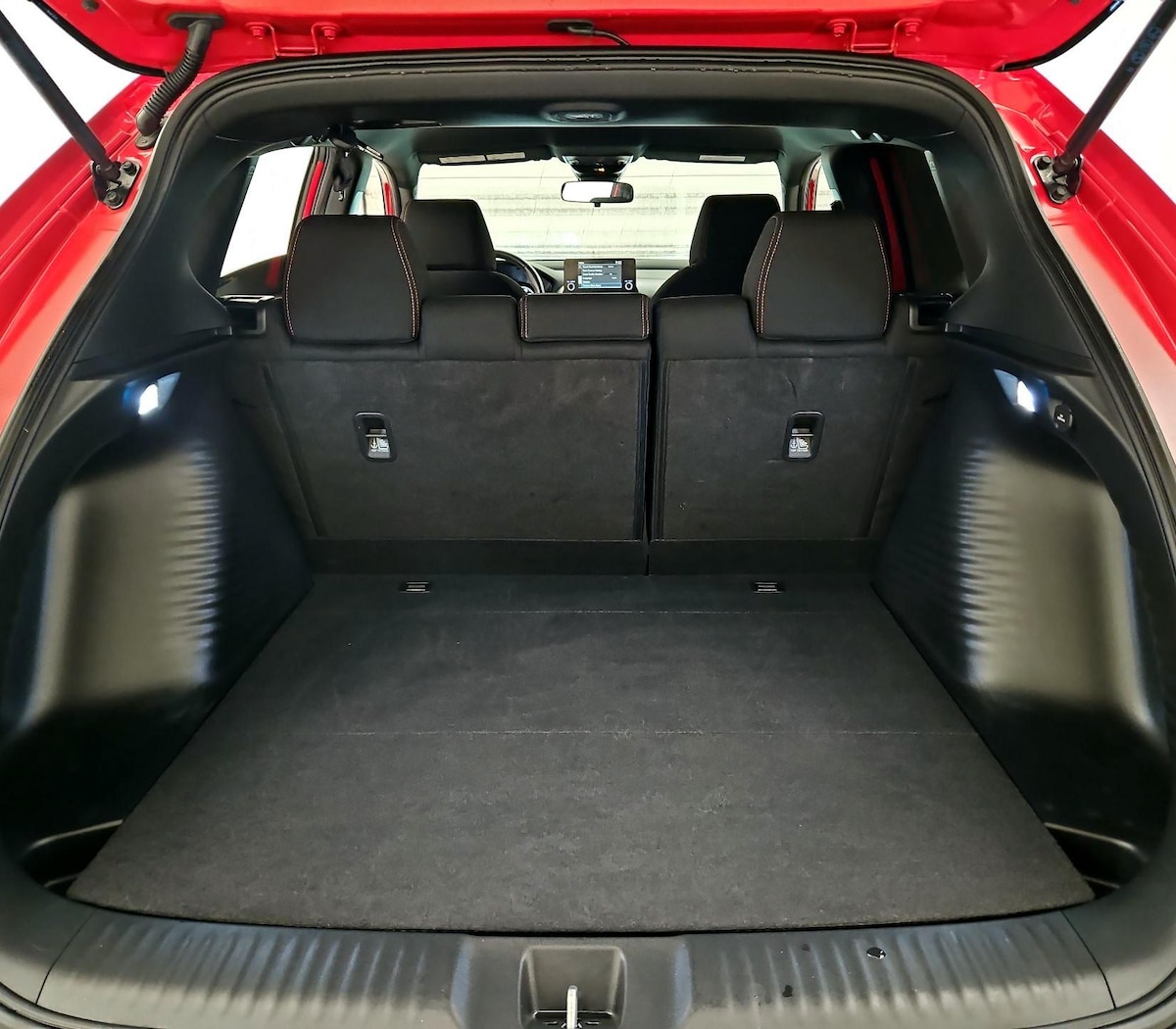 Trunk/Cargo (Seats Up)