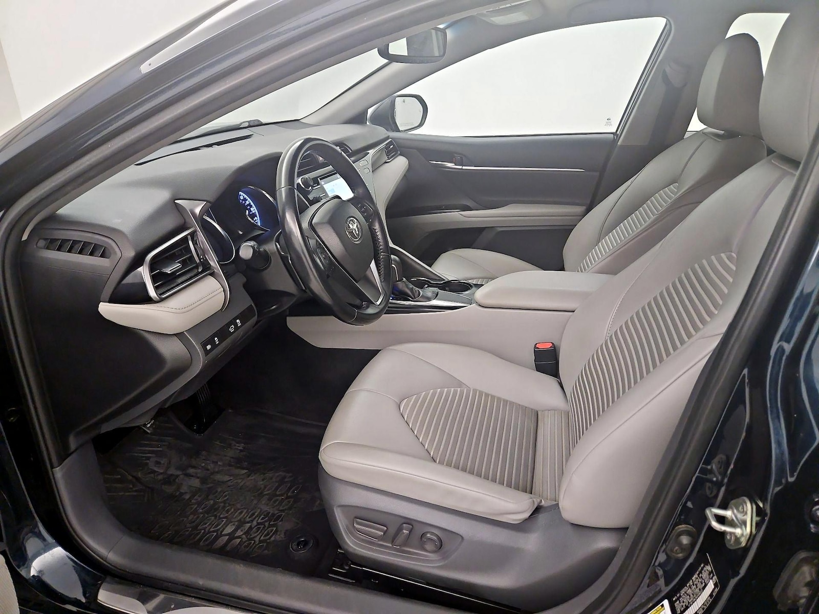 Power Seat(s) & Side Airbags