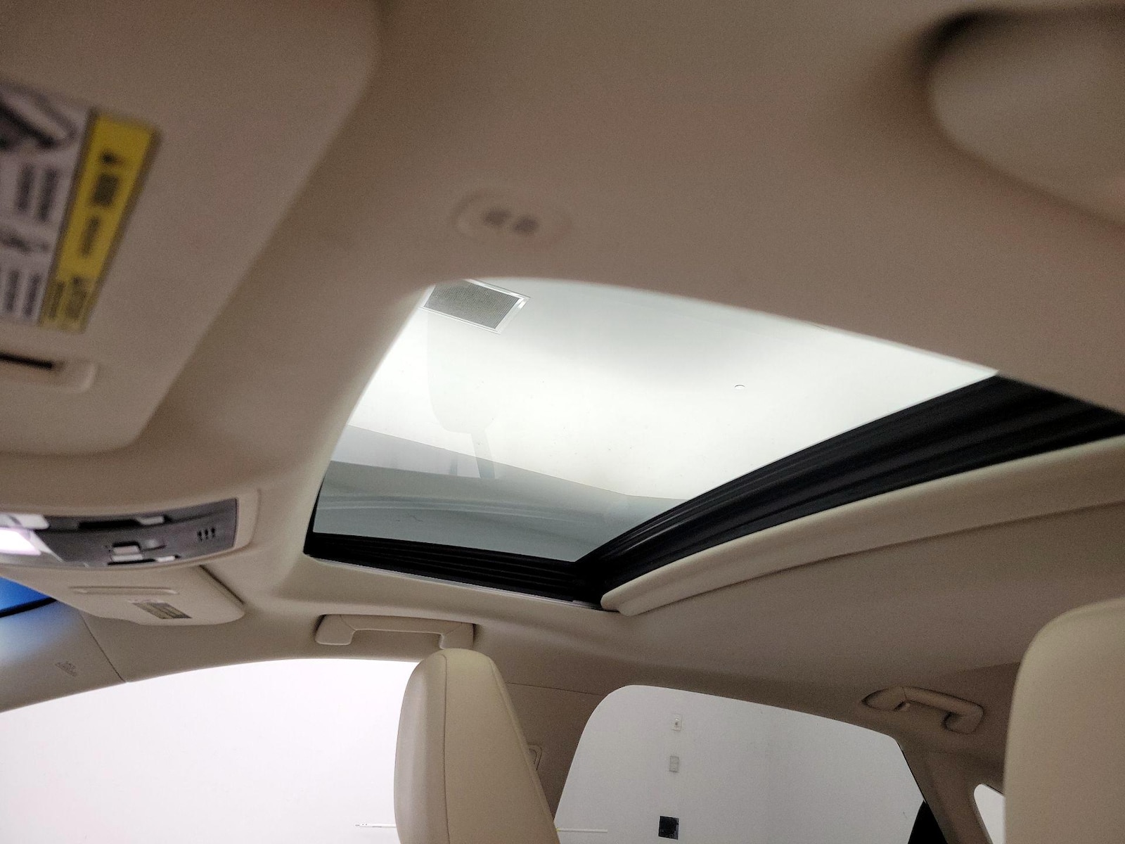 Sunroof(s) & Overhead Airbags
