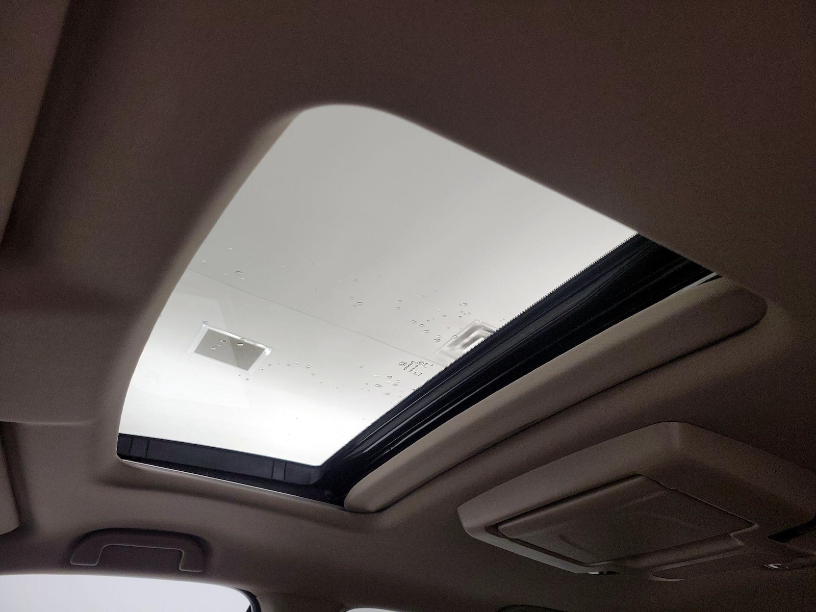 Sunroof(s) & Overhead Airbags