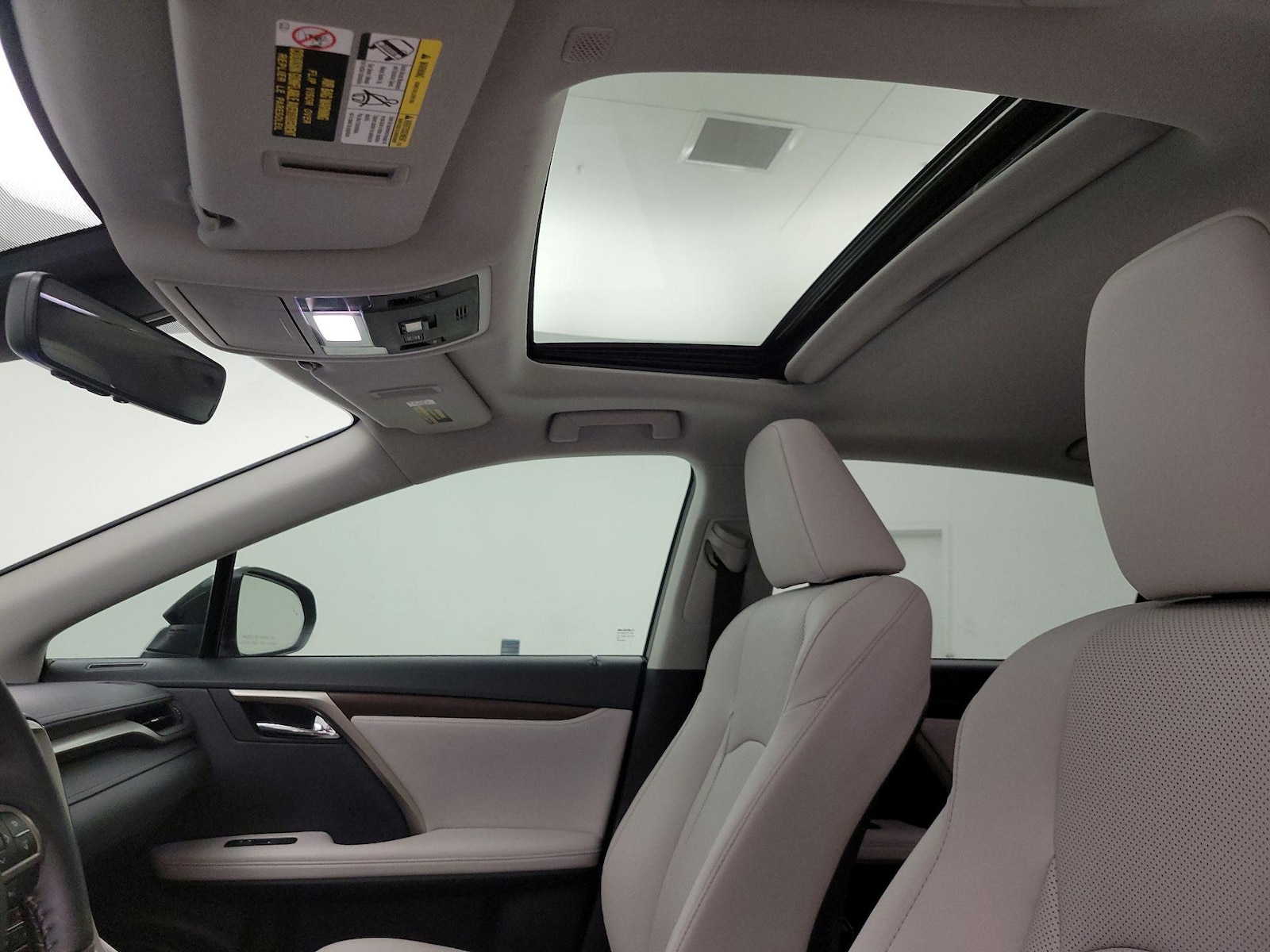 Sunroof(s) & Overhead Airbags
