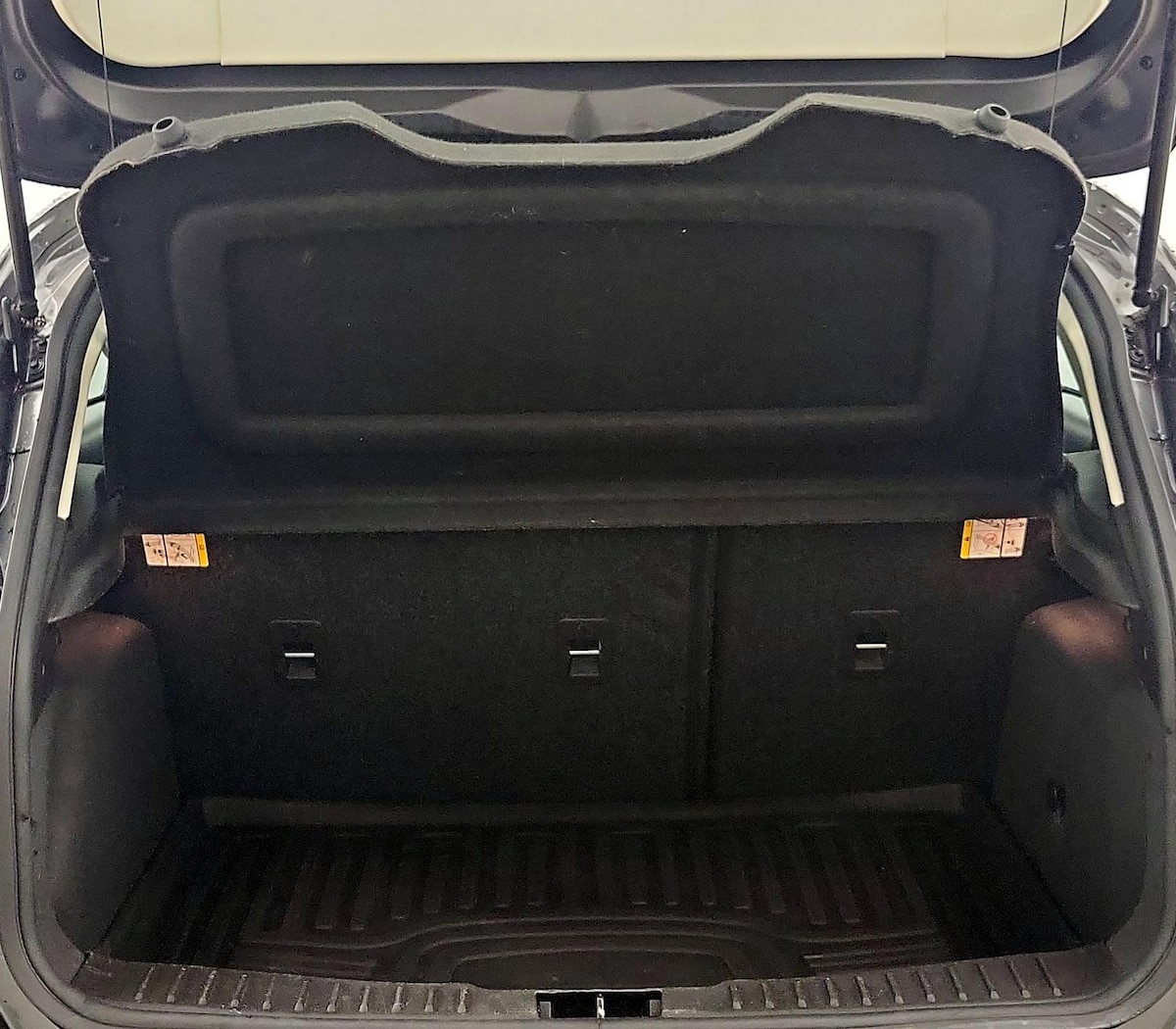 Trunk/Cargo (Seats Up)