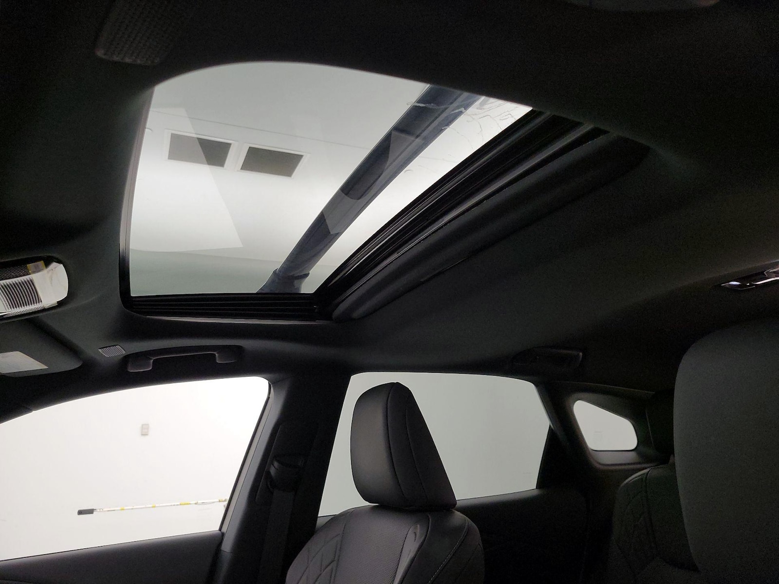 2025 Lexus RX 350 - Photo 20