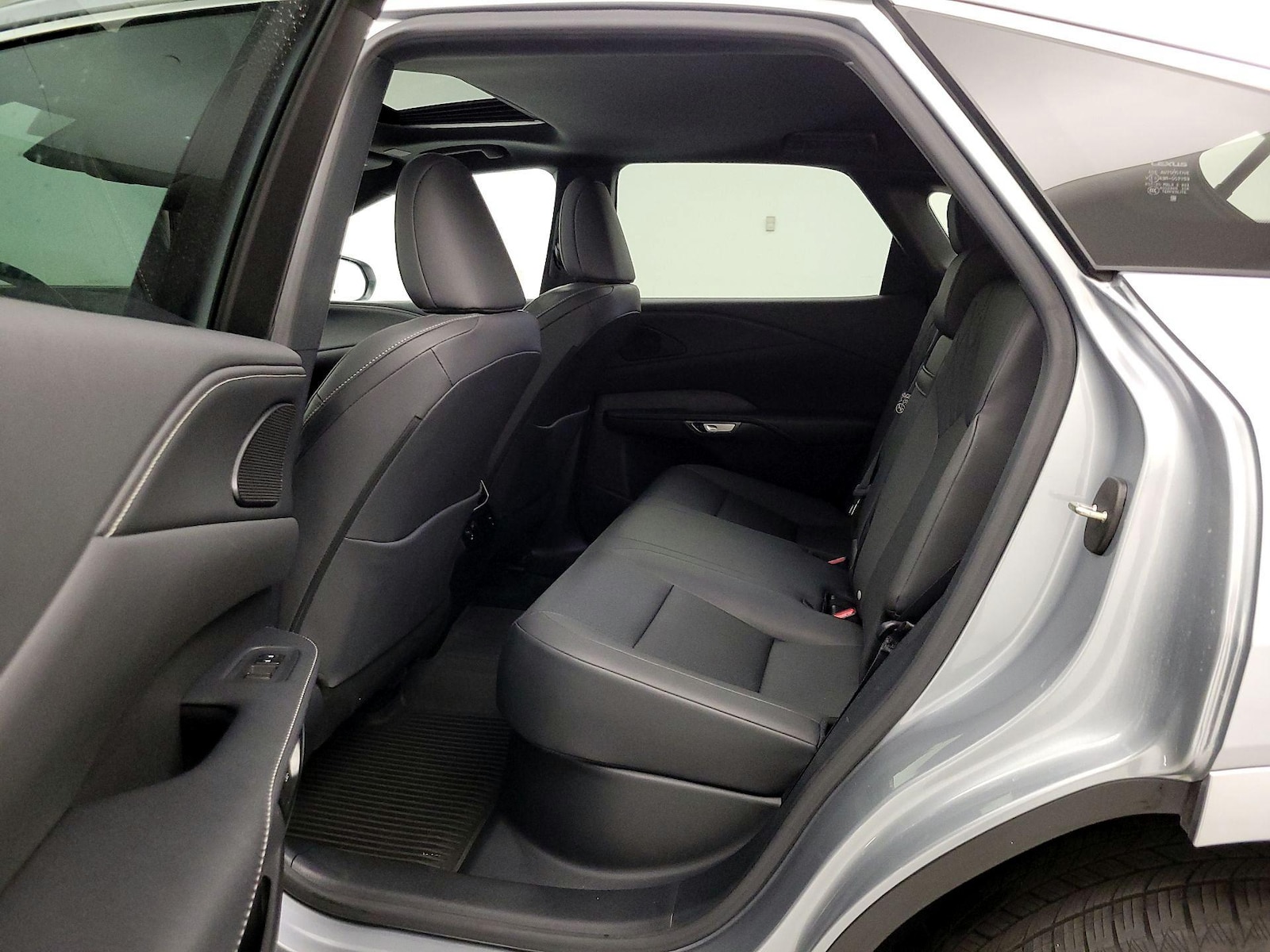 2025 Lexus RX 350 - Photo 21