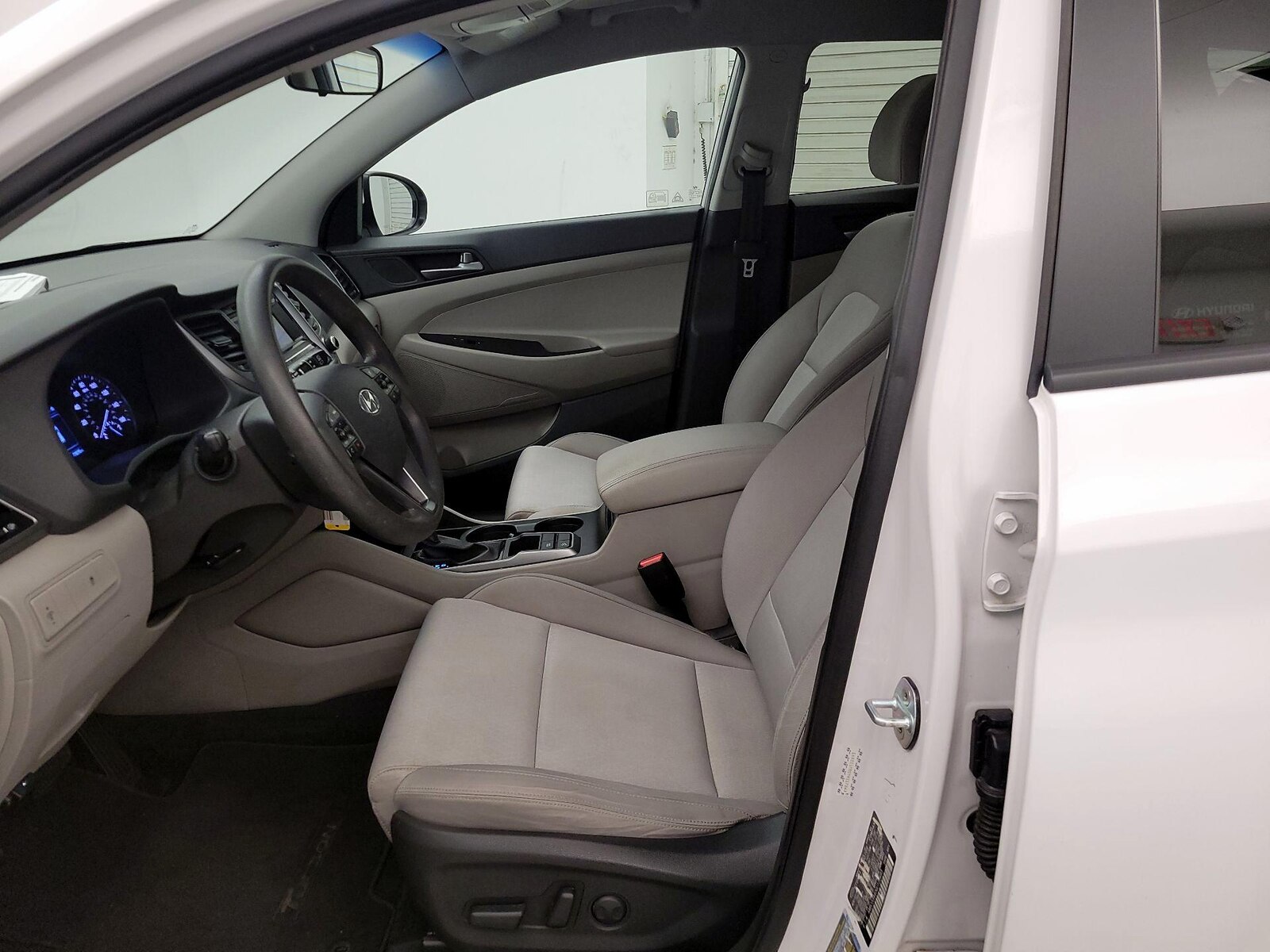 Power Seat(s) & Side Airbags