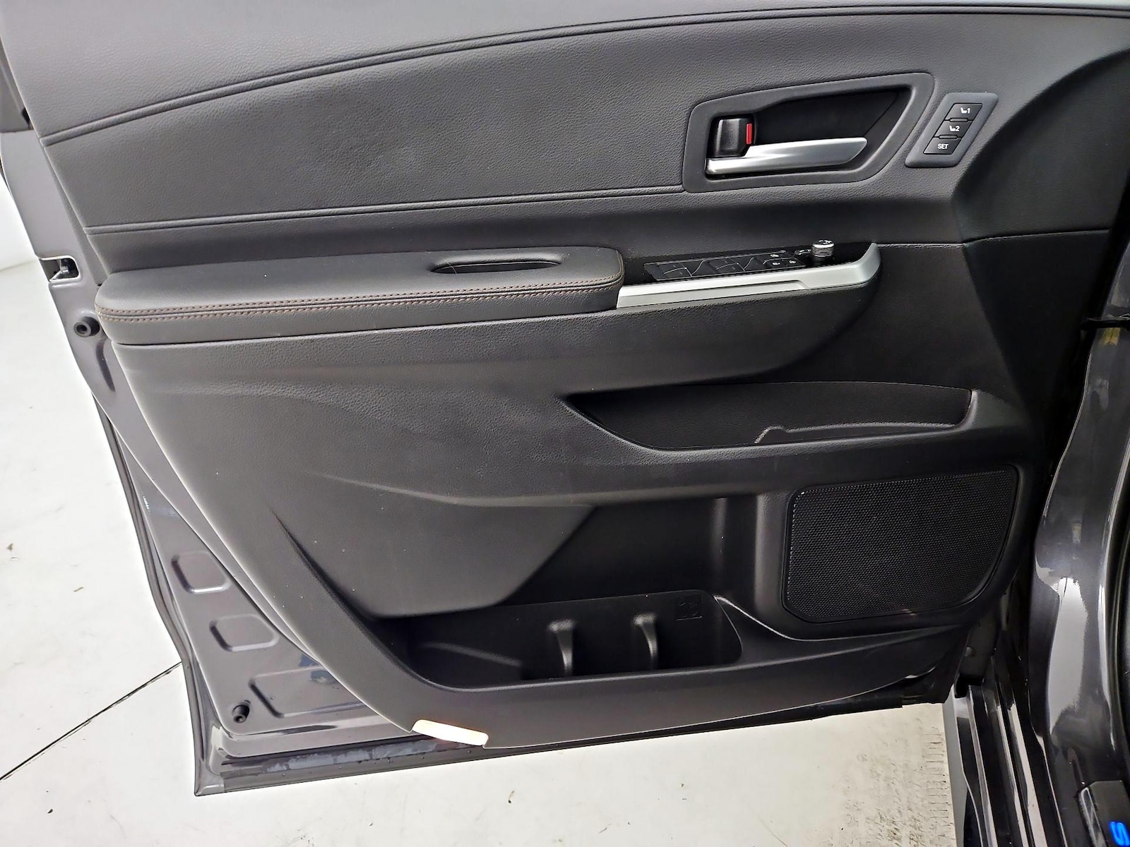 2025 Toyota Sienna Platinum - Photo 13