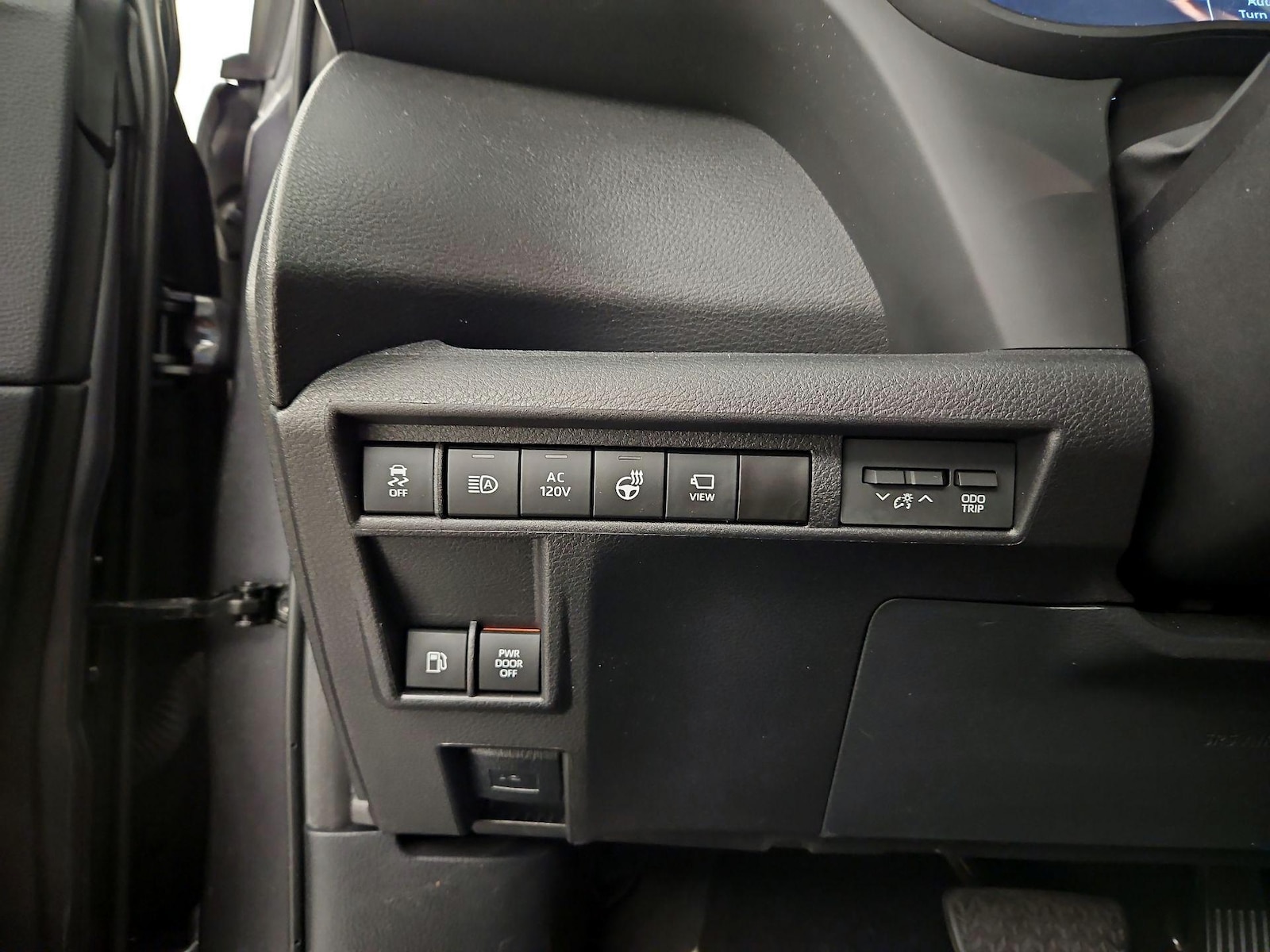 2025 Toyota Sienna Platinum - Photo 14