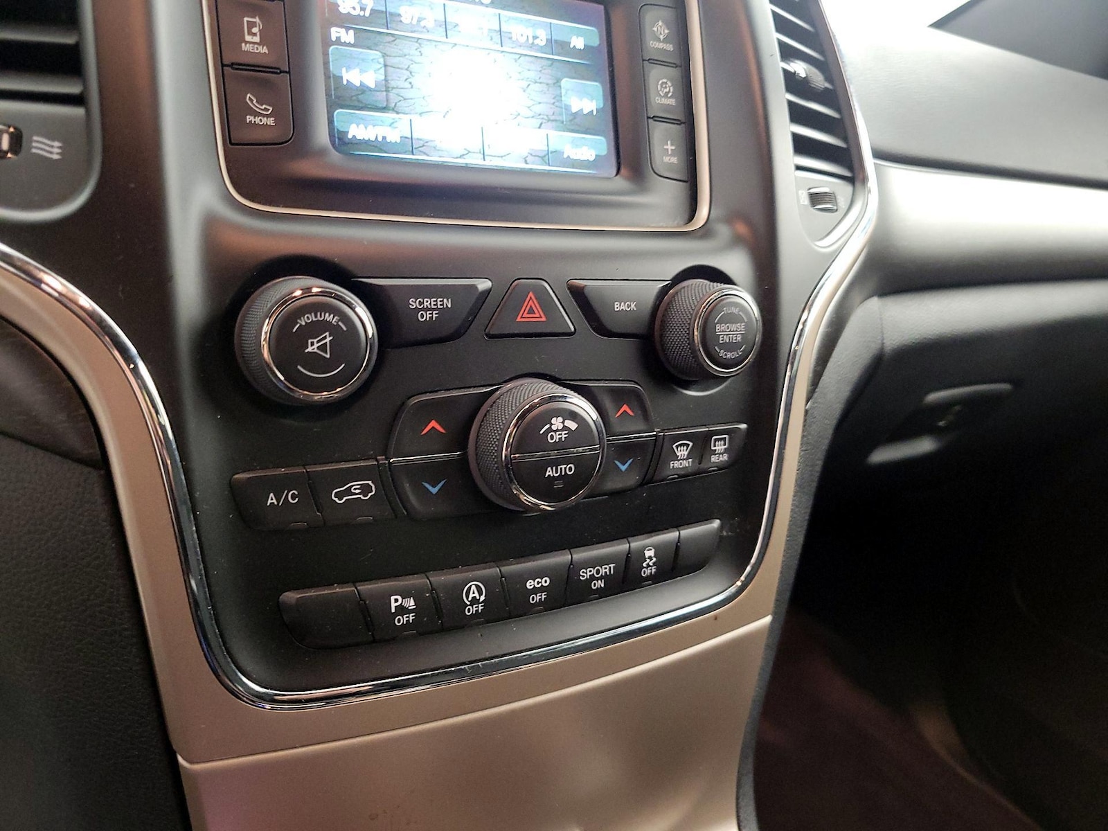 2017 Jeep Grand Cherokee Laredo - Photo 17