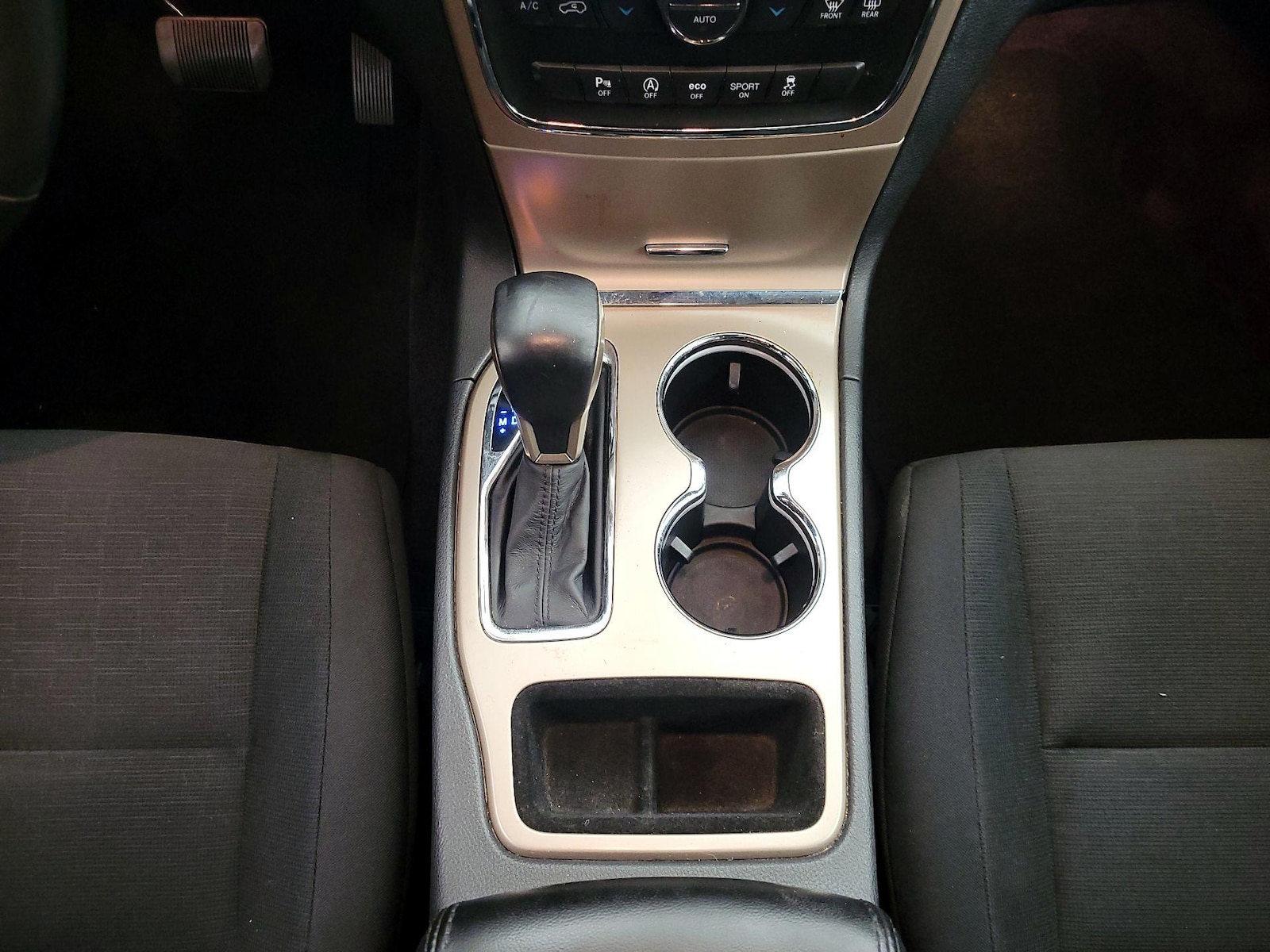 2017 Jeep Grand Cherokee Laredo - Photo 18