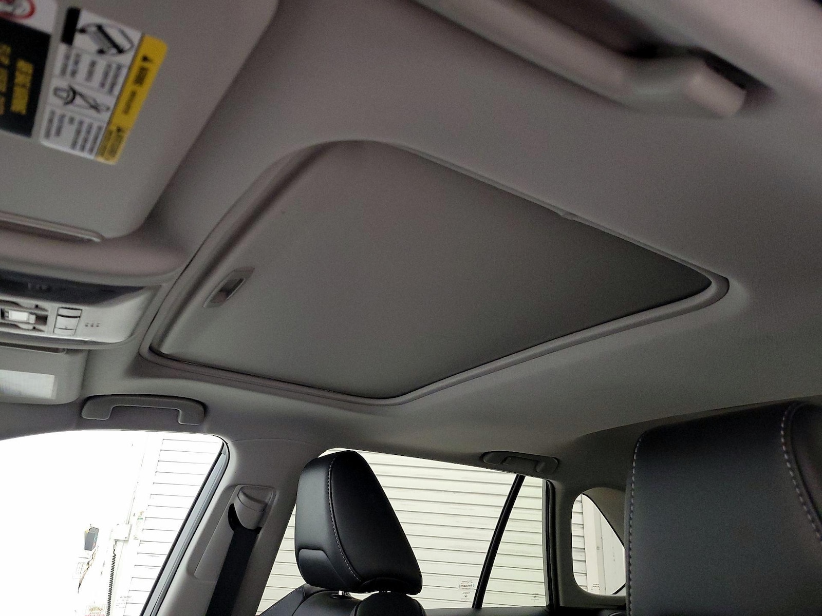 Sunroof(s) & Overhead Airbags