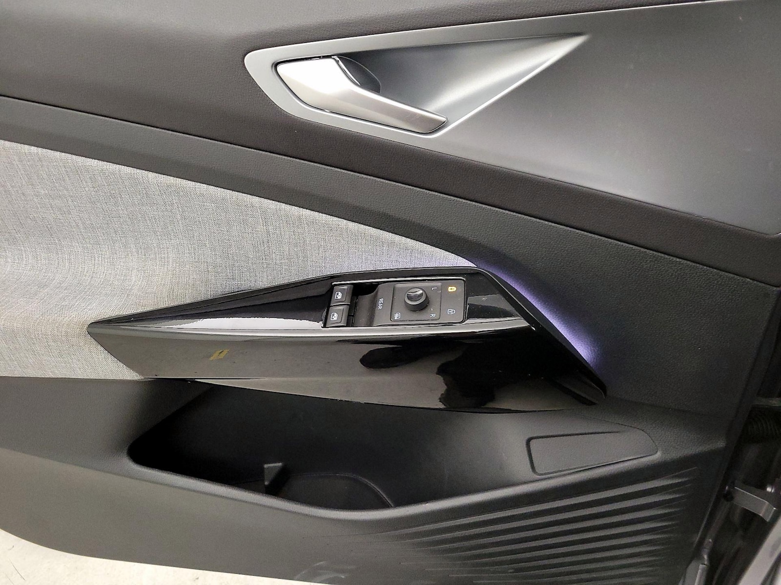 2023 Volkswagen ID.4 STANDARD - Photo 13