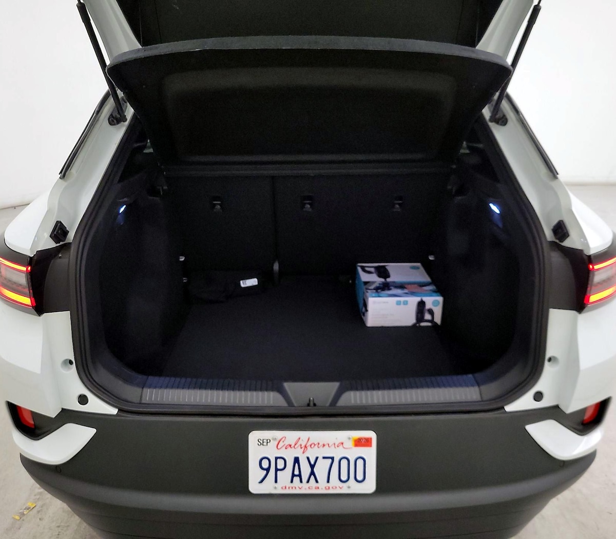 Trunk/Cargo (Seats Up)