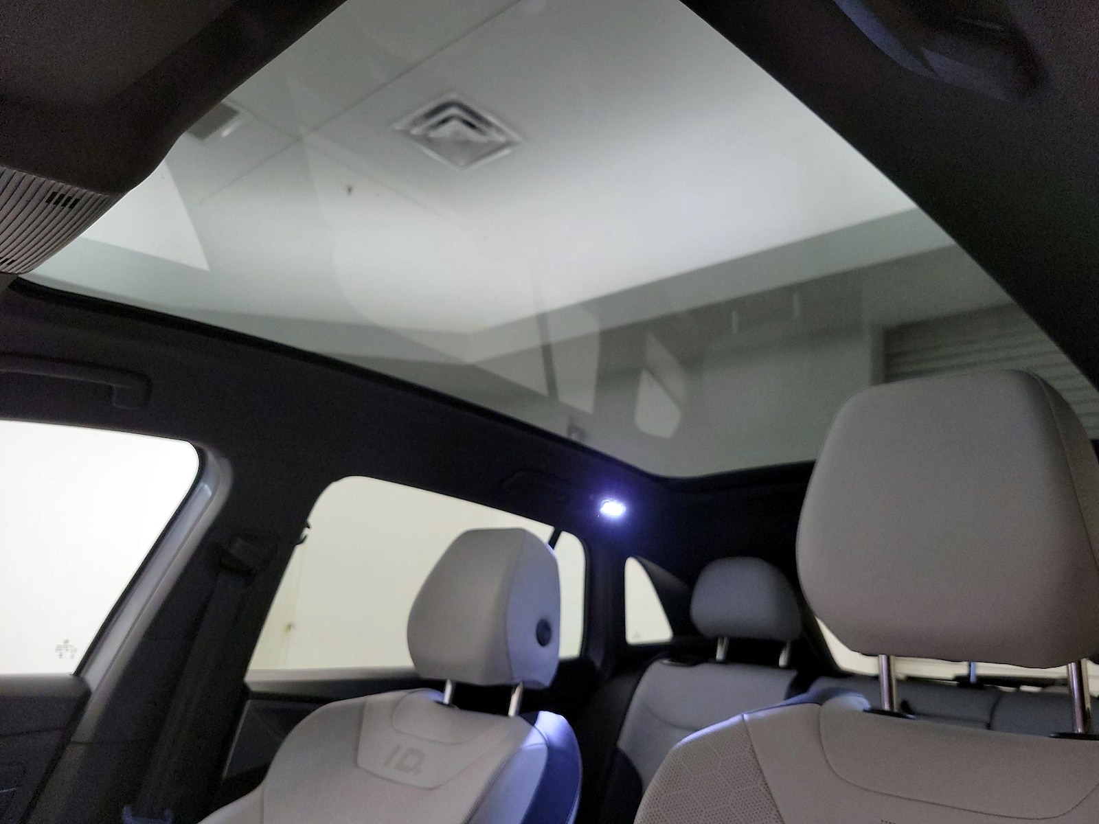 Skylight(s) & Overhead Airbags