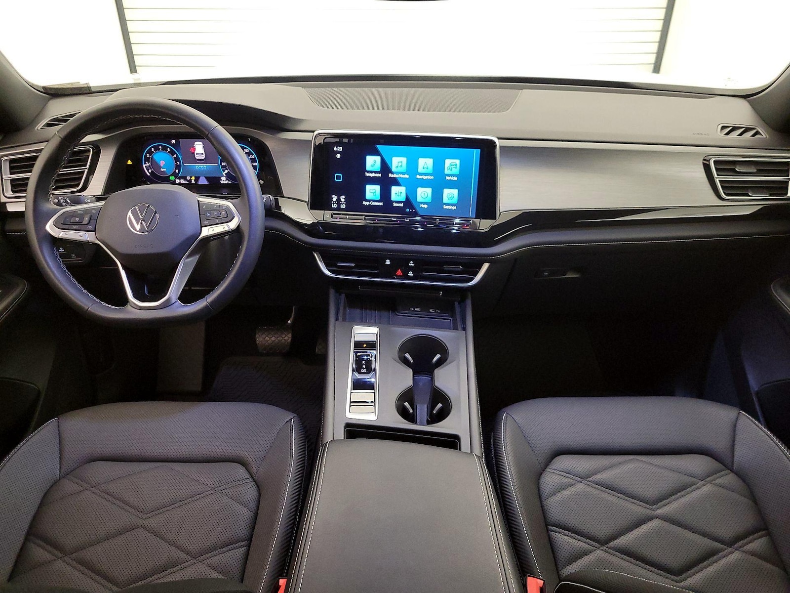2025 Volkswagen Atlas Cross Sport SE - Photo 10