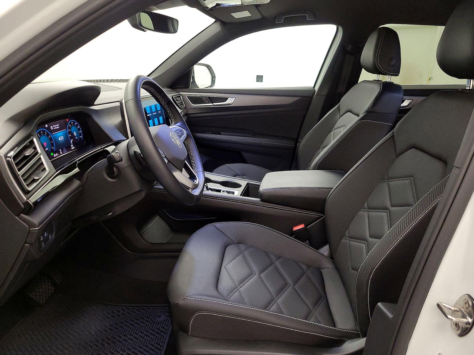2025 Volkswagen Atlas Cross Sport SE - Photo 12