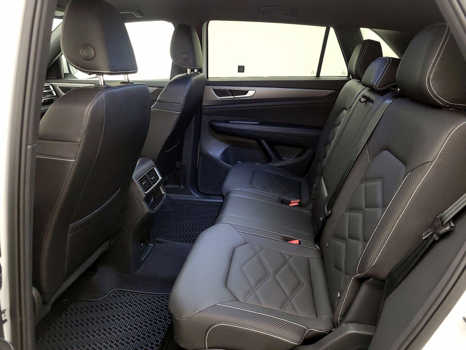 2025 Volkswagen Atlas Cross Sport SE - Photo 20