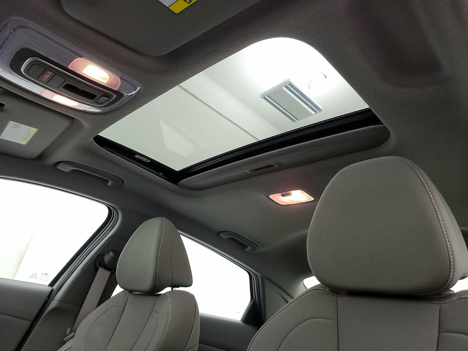 Sunroof(s) & Overhead Airbags