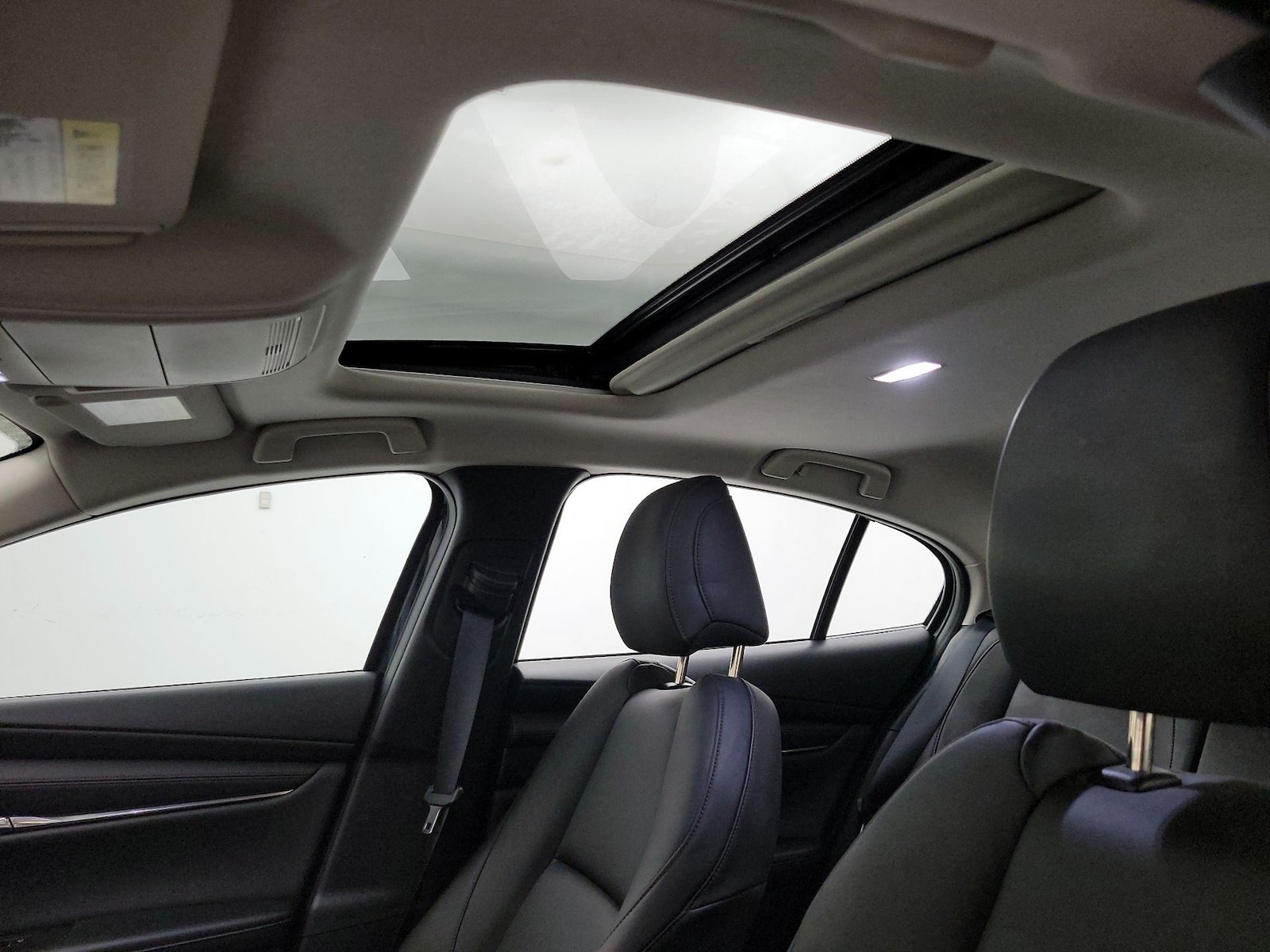 Sunroof(s) & Overhead Airbags