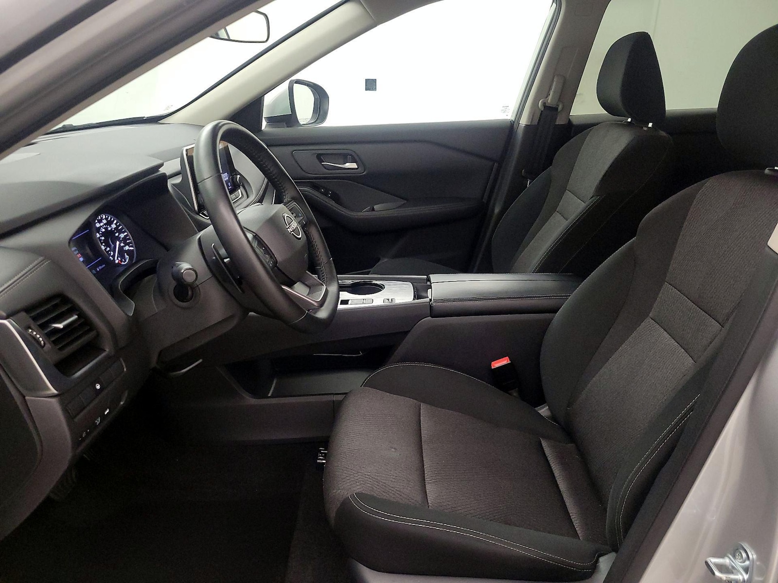 2025 Nissan Rogue SV - Photo 12