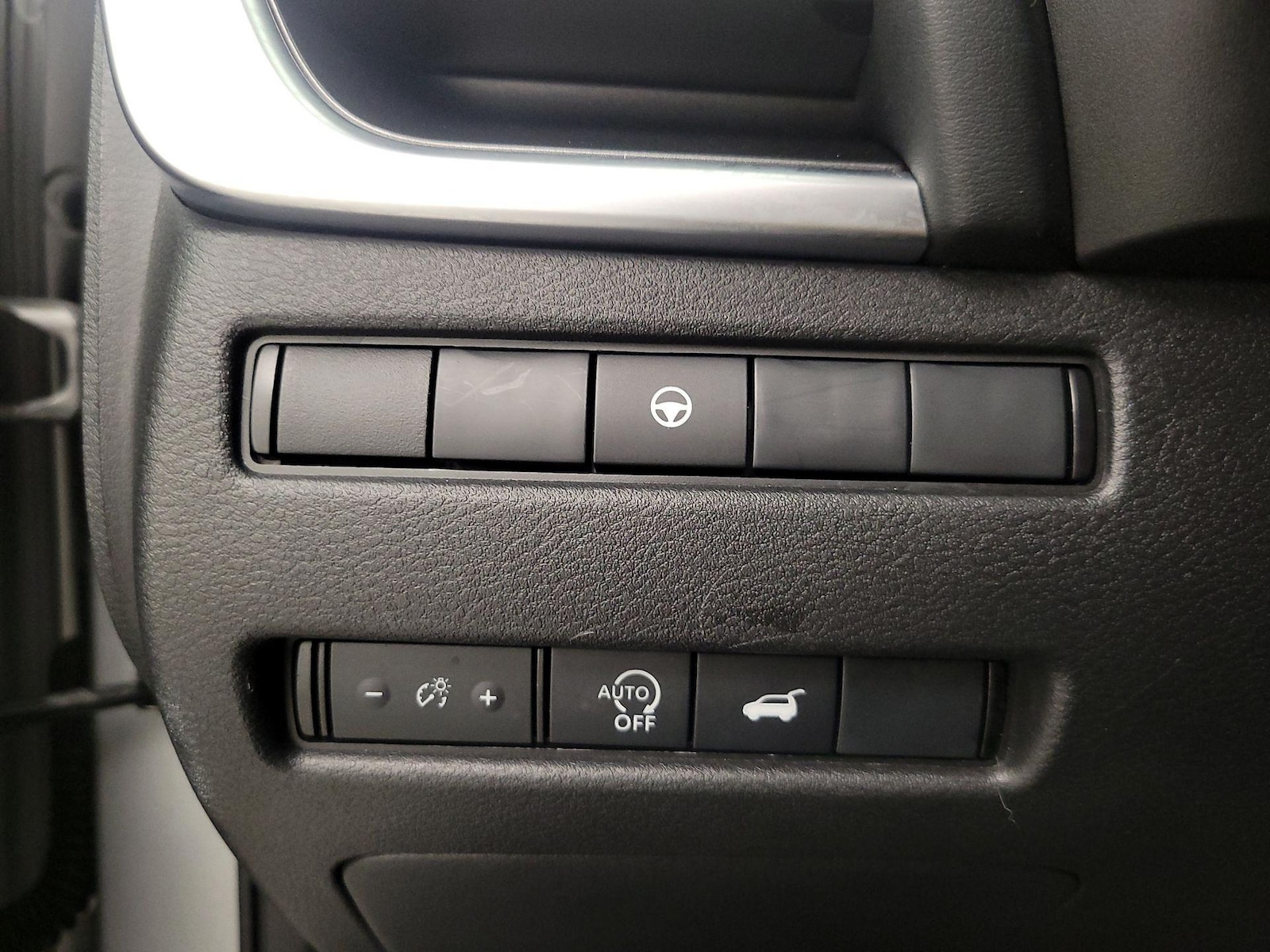 2025 Nissan Rogue SV - Photo 14