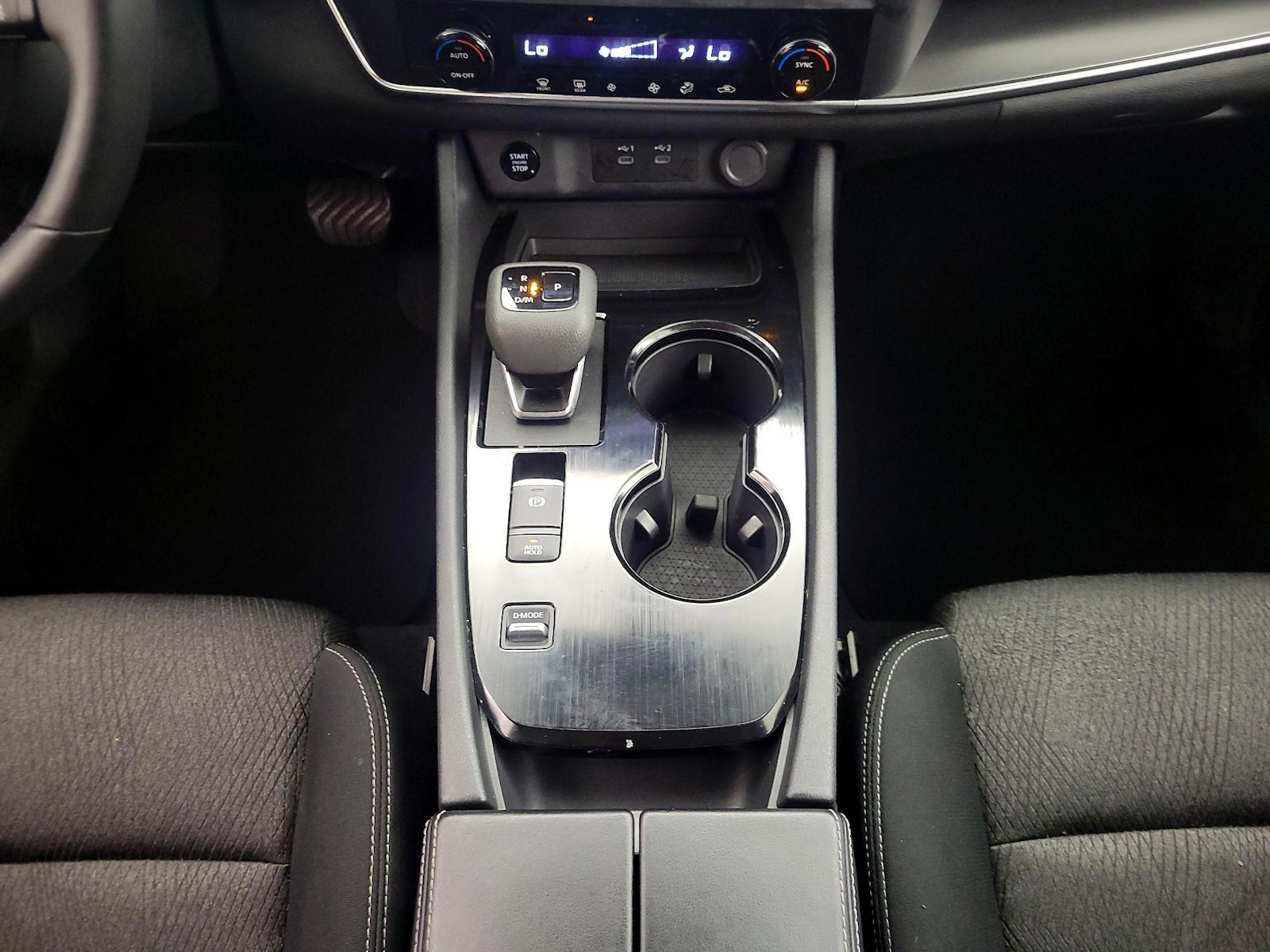 2025 Nissan Rogue SV - Photo 18