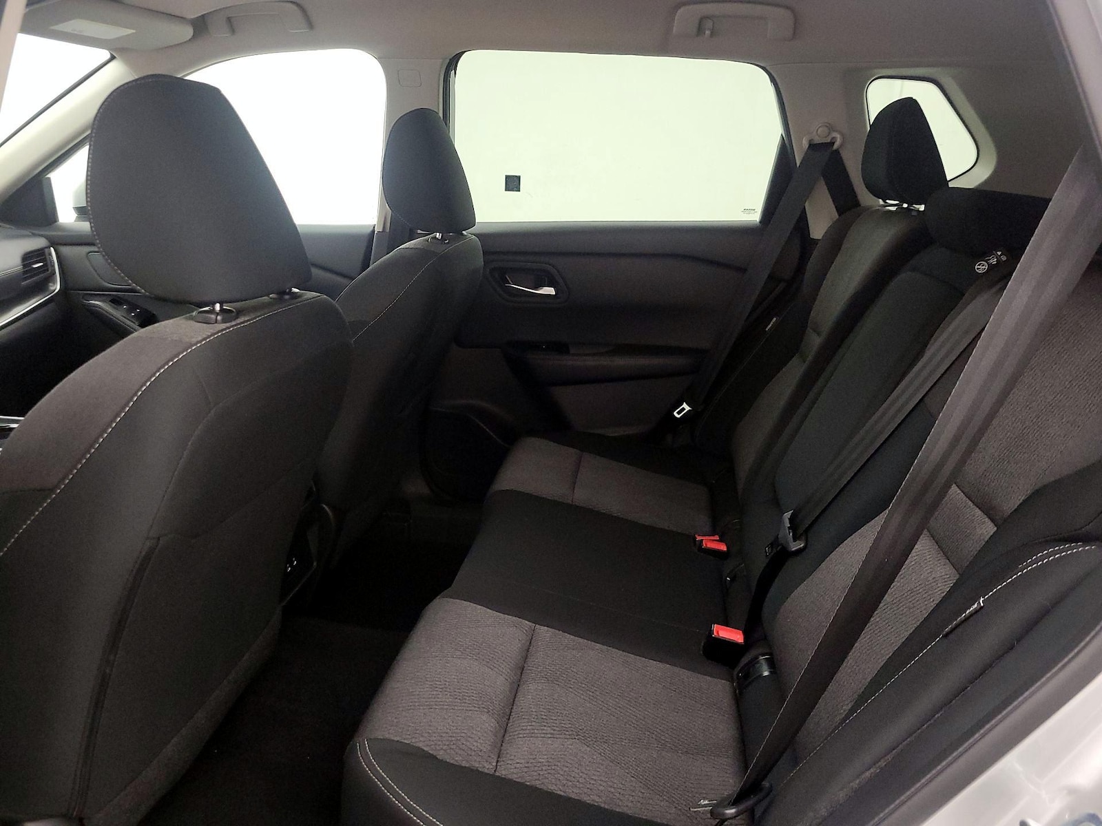 2025 Nissan Rogue SV - Photo 20
