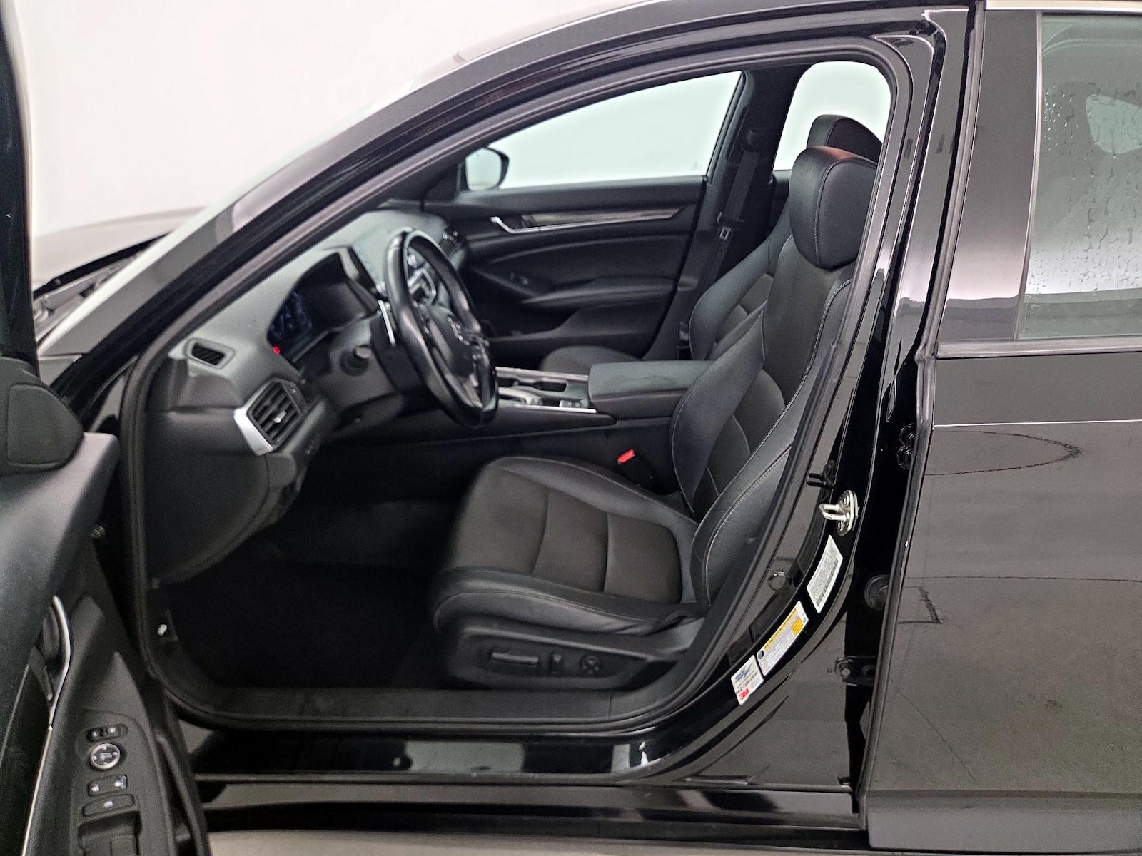 Power Seat(s) & Side Airbags