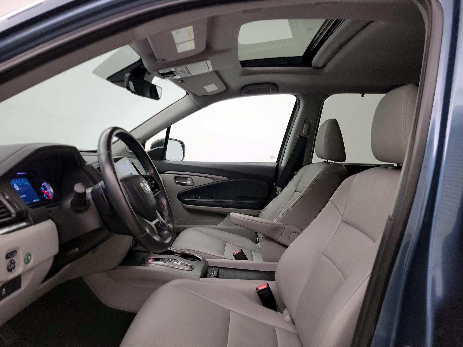 Sunroof(s) & Overhead Airbags