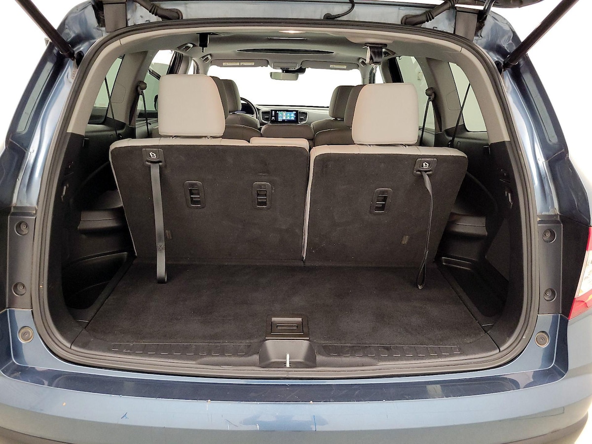 Trunk/Cargo (Seats Up)