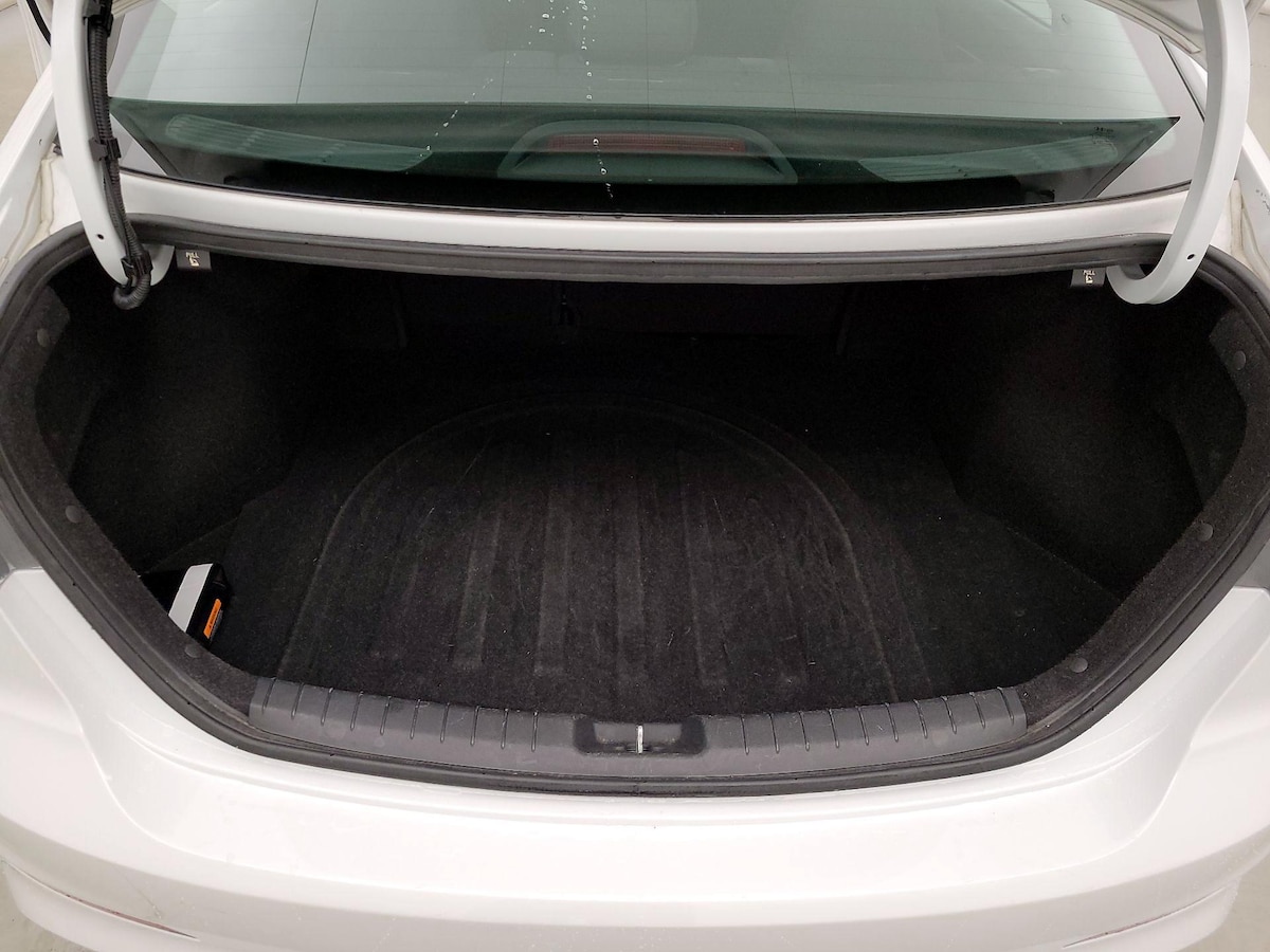 Trunk/Cargo (Seats Up)