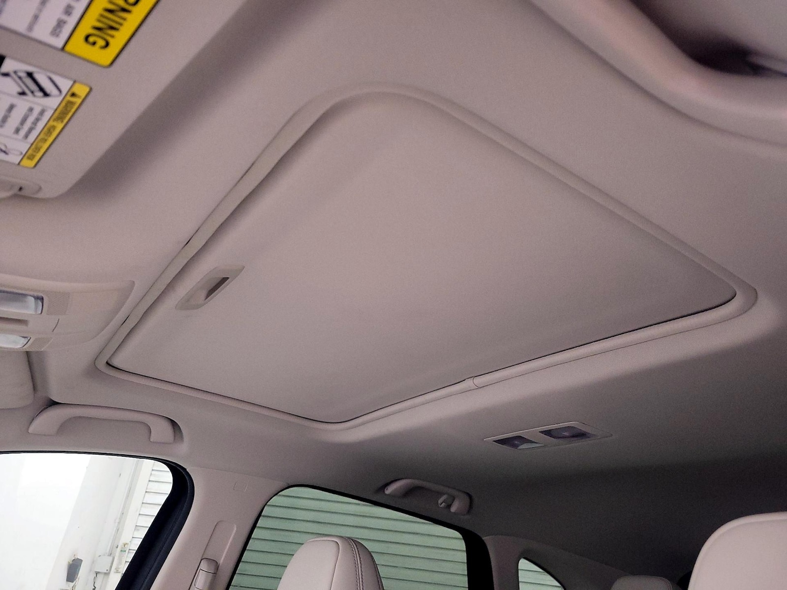 Sunroof(s) & Overhead Airbags