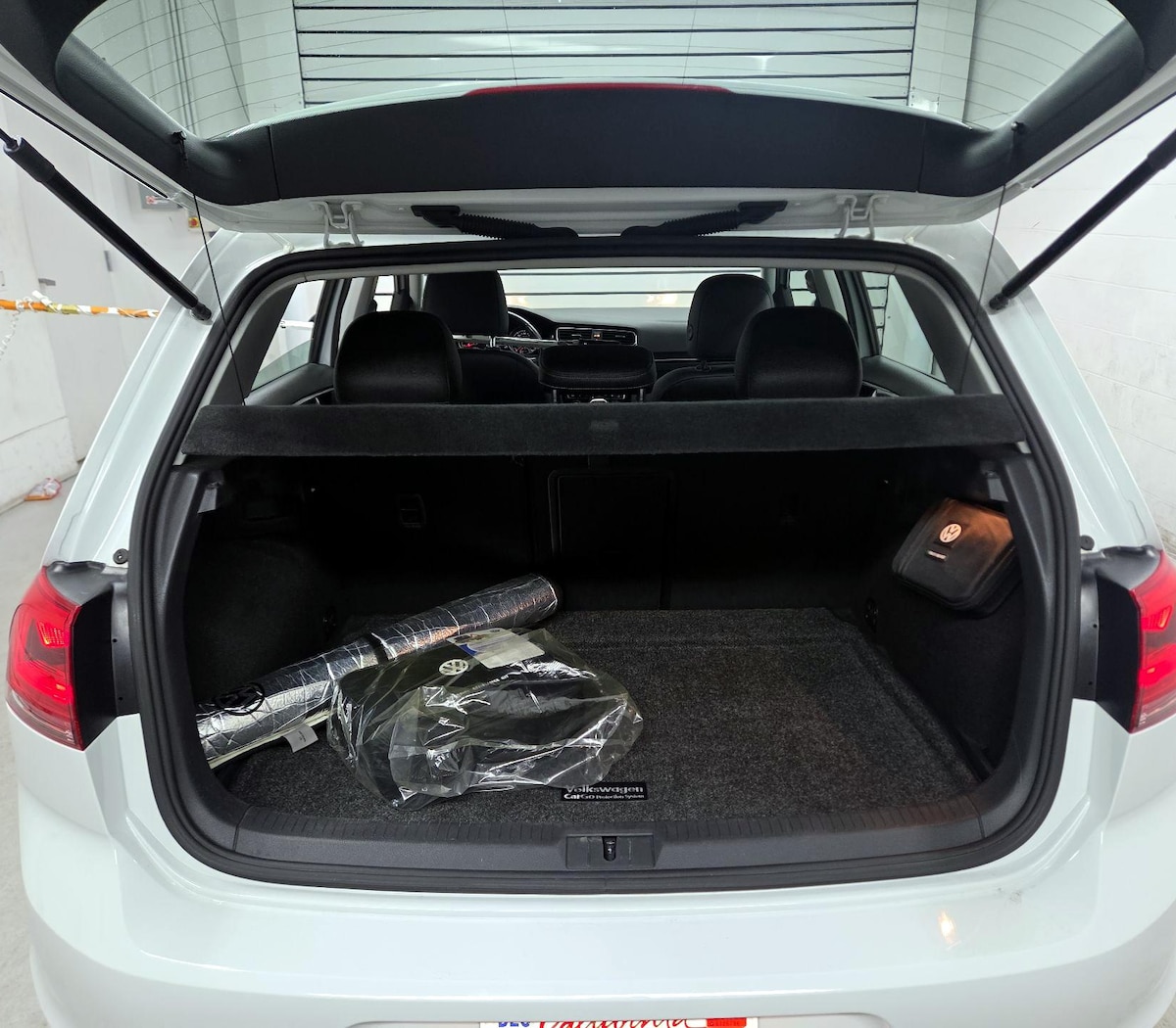 Trunk/Cargo (Seats Up)