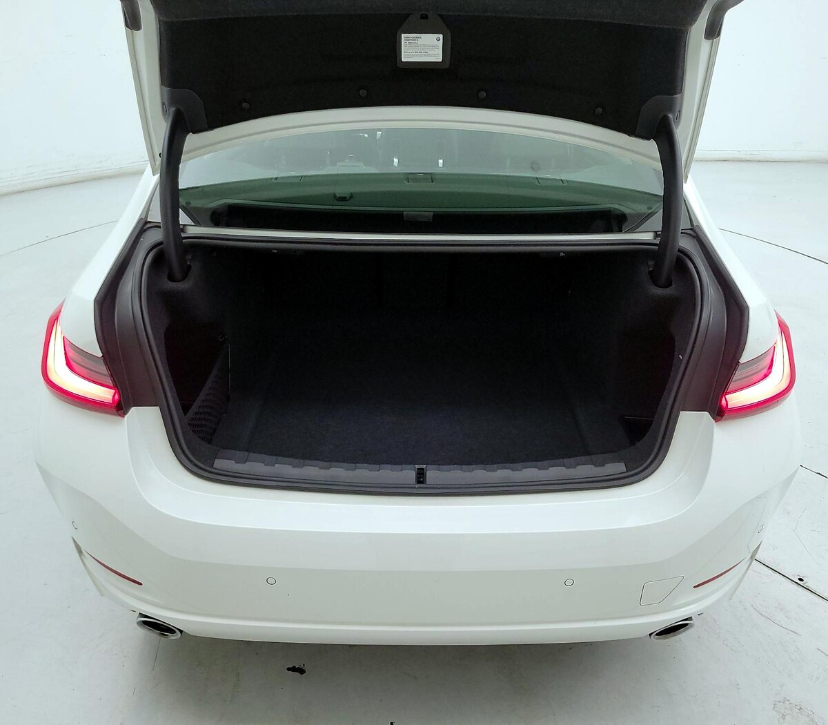 Trunk/Cargo (Seats Up)