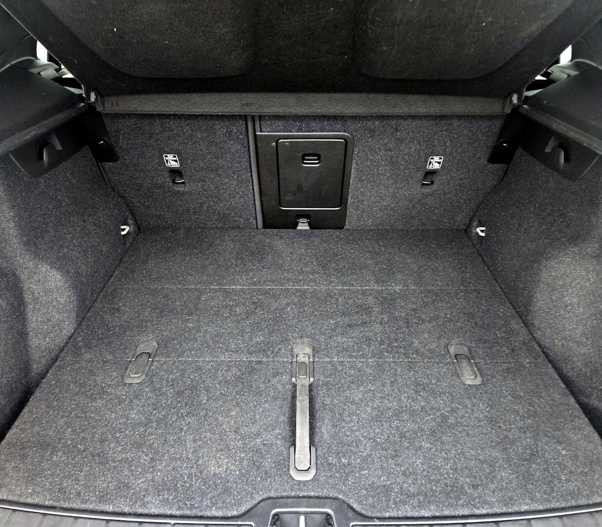 Trunk/Cargo (Seats Up)