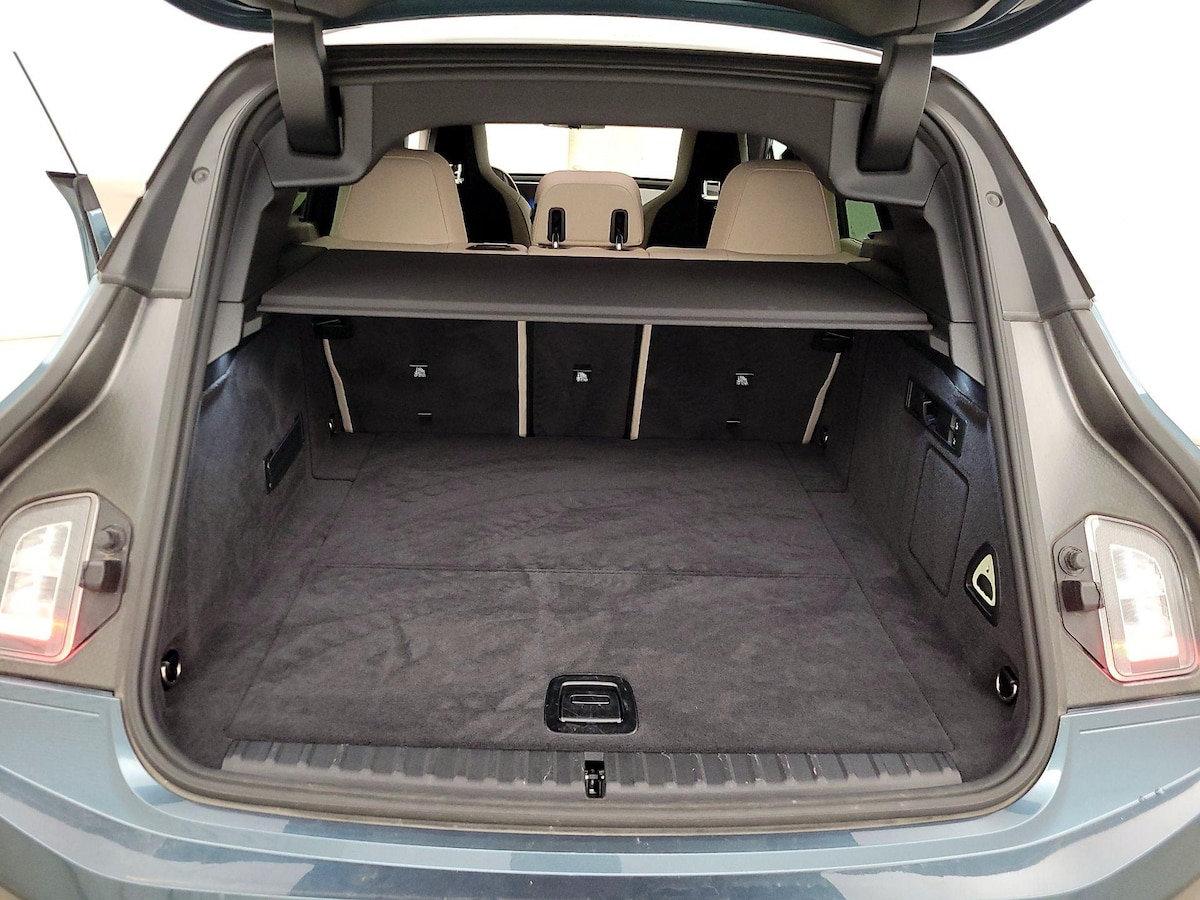 Trunk/Cargo (Seats Up)