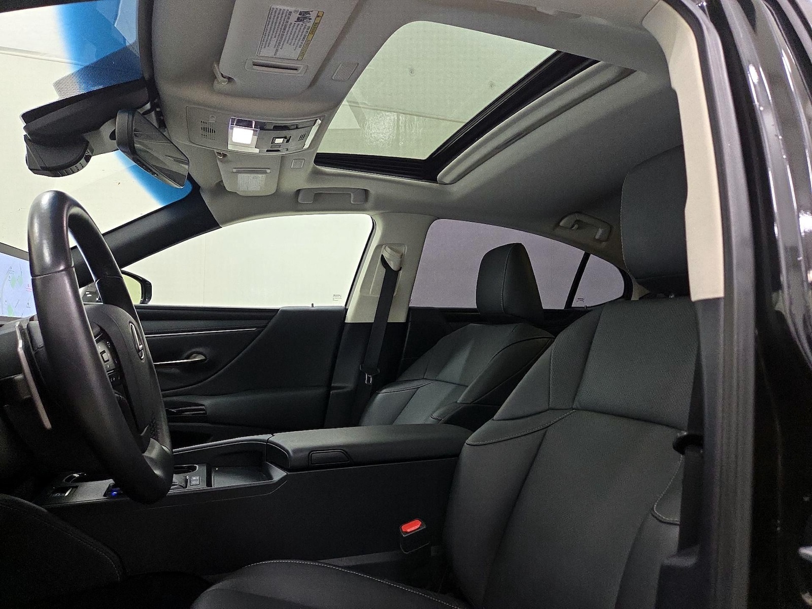 Sunroof(s) & Overhead Airbags