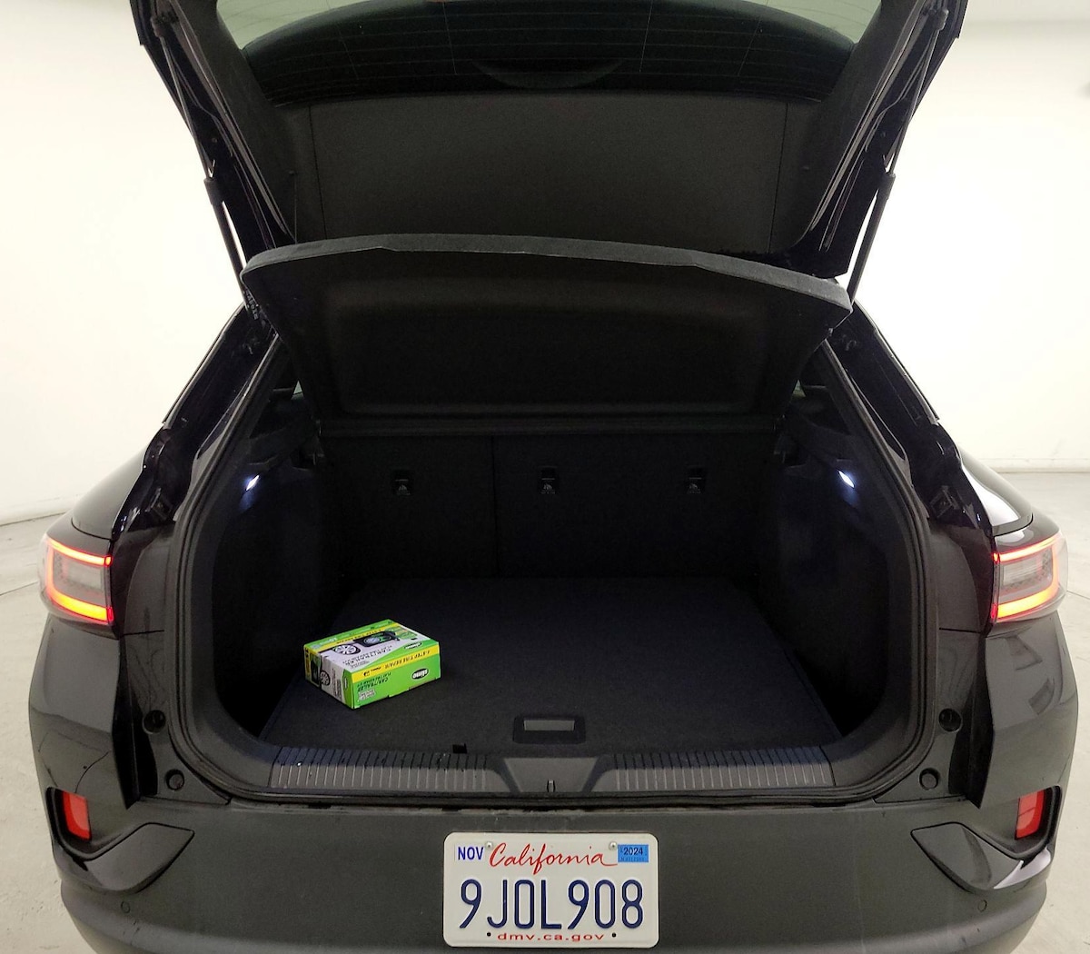 Trunk/Cargo (Seats Up)