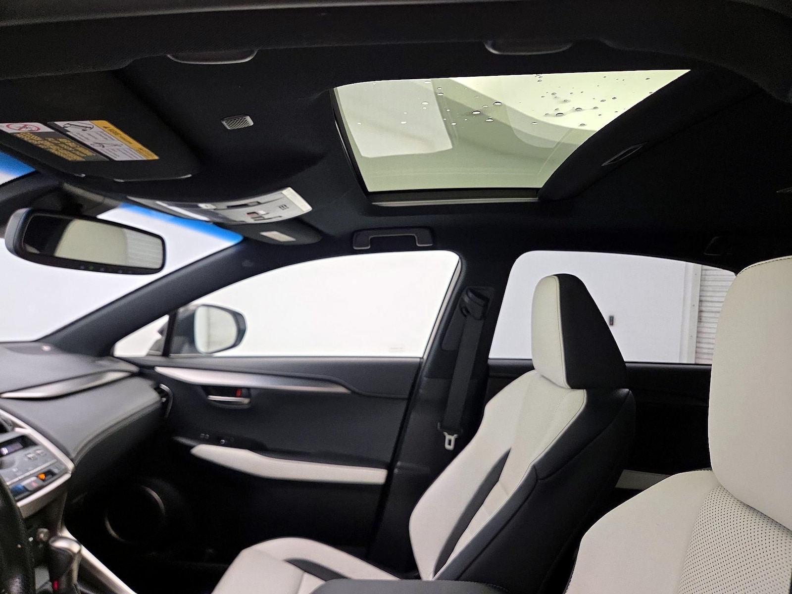 Sunroof(s) & Overhead Airbags