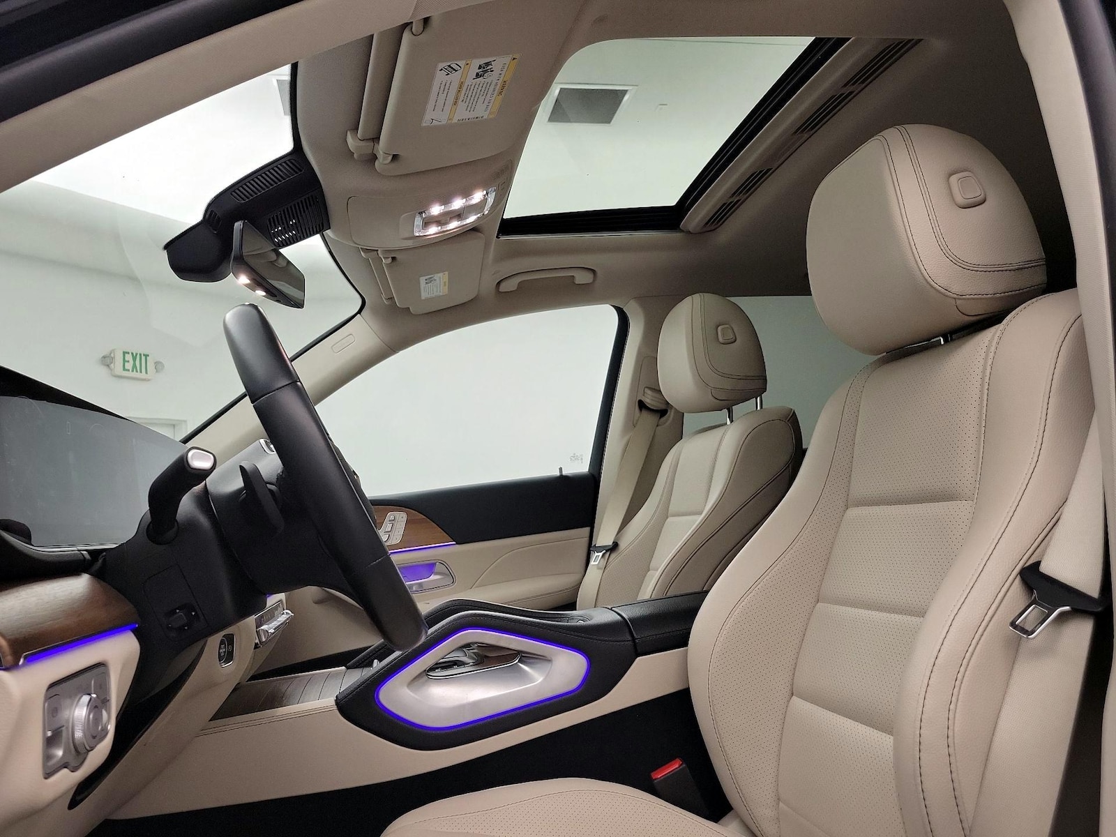 Sunroof(s) & Overhead Airbags