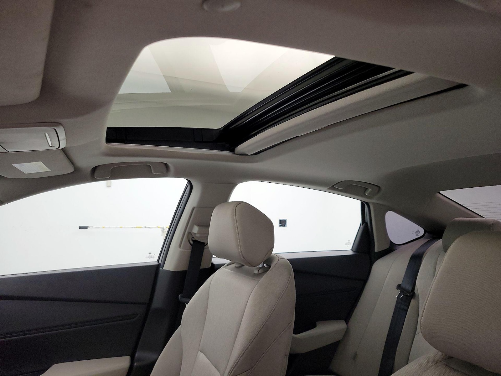 Sunroof(s) & Overhead Airbags