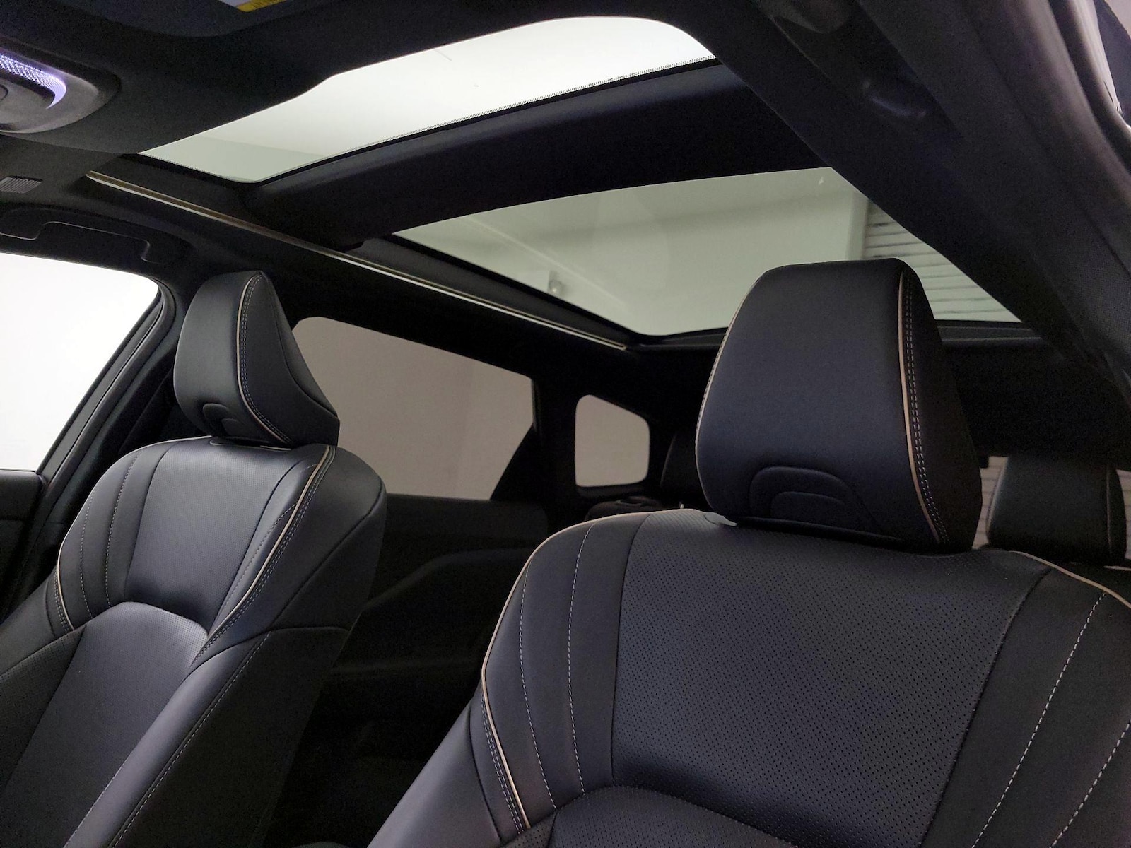 Skylight(s) & Overhead Airbags