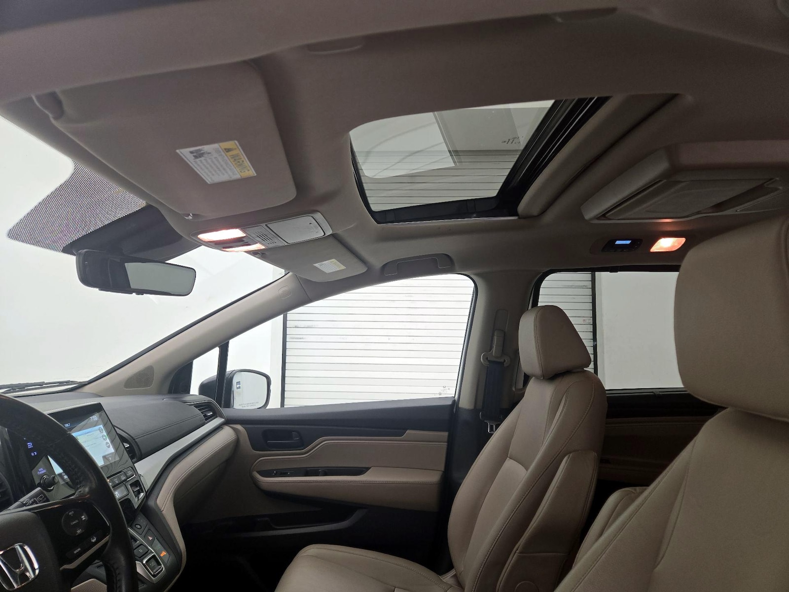 Sunroof(s) & Overhead Airbags
